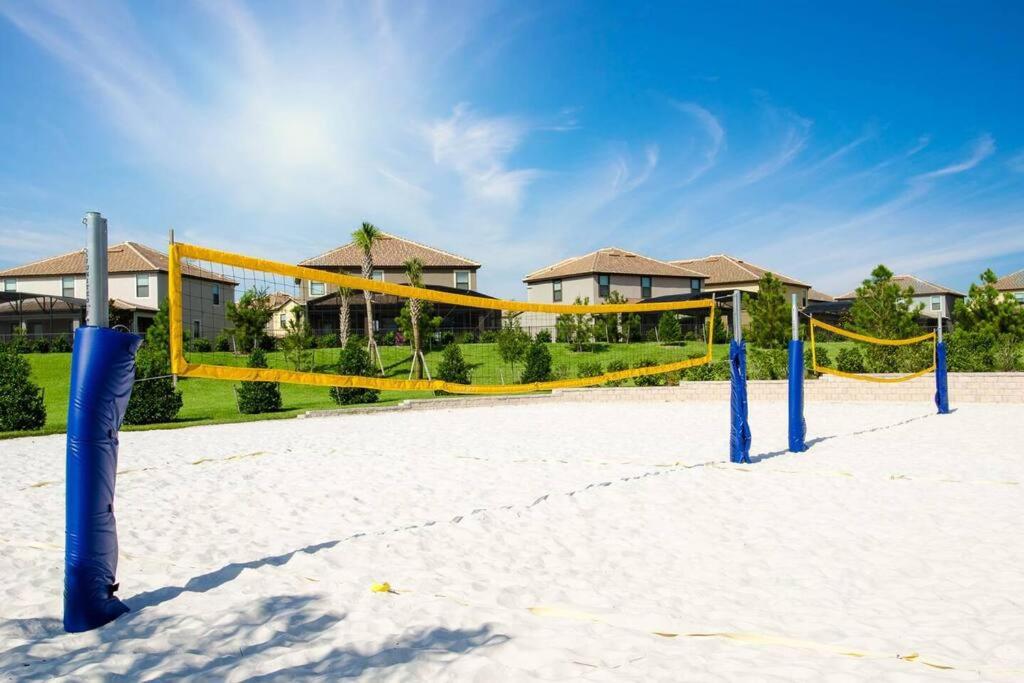 Champions Oasis - Spacious Villa & FREE Pool Heat view 5