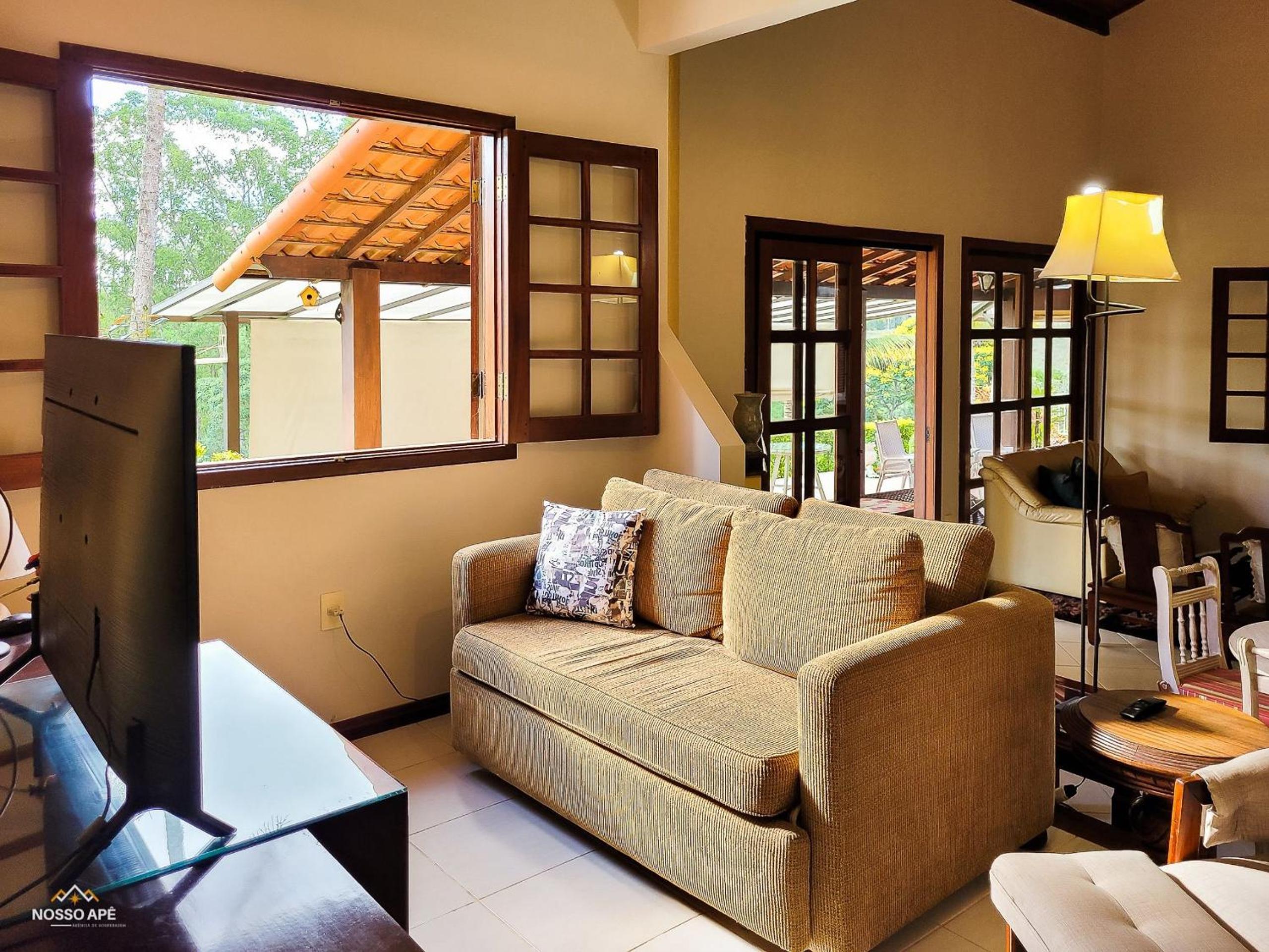 Nosso Apê Enseada: Casa na Represa João Penido com Wifi, Piscina e Churrasqueira