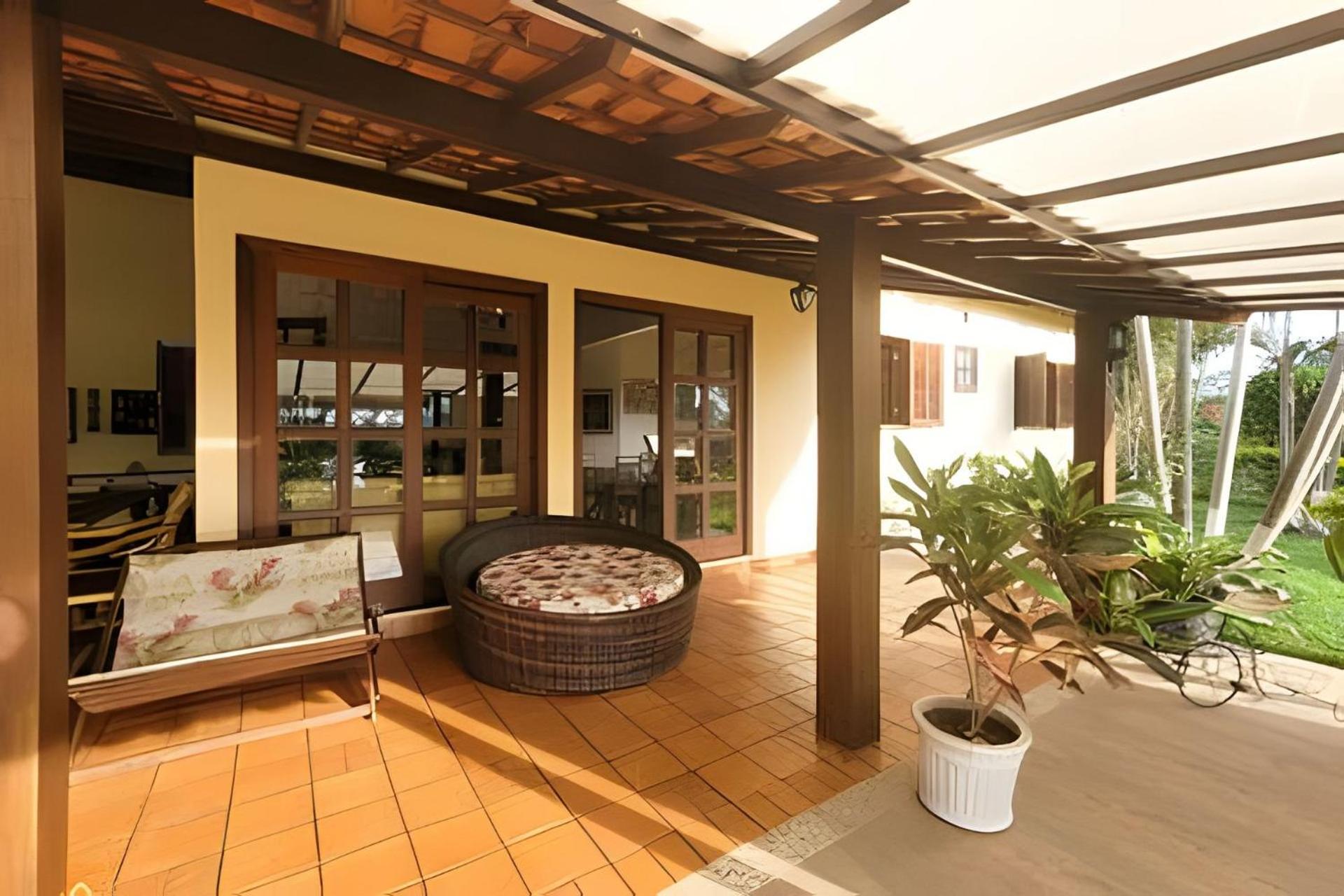 Nosso Apê Enseada: Casa na Represa João Penido com Wifi, Piscina e Churrasqueira