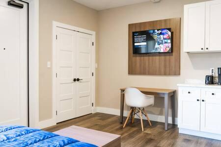Modern and Convenient Norwood Knox view 5