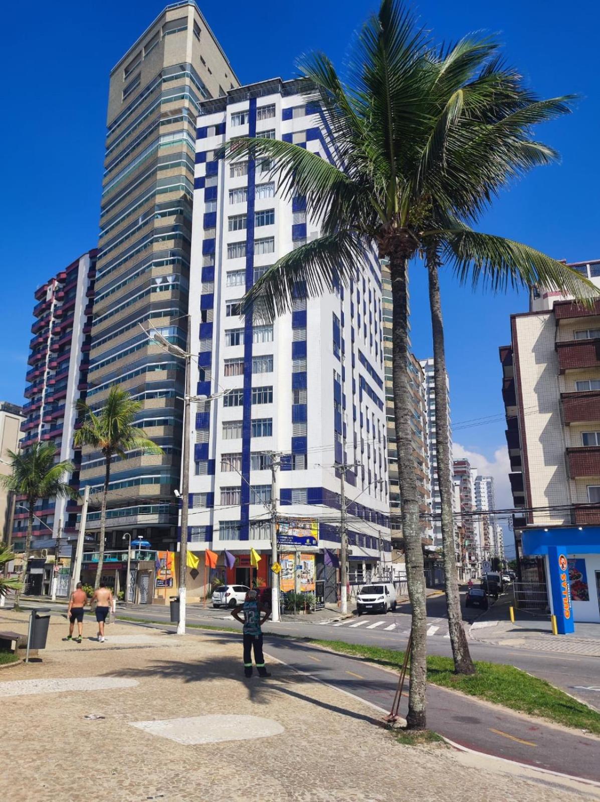 Apartamento kitnet pé na areia praia Ocian