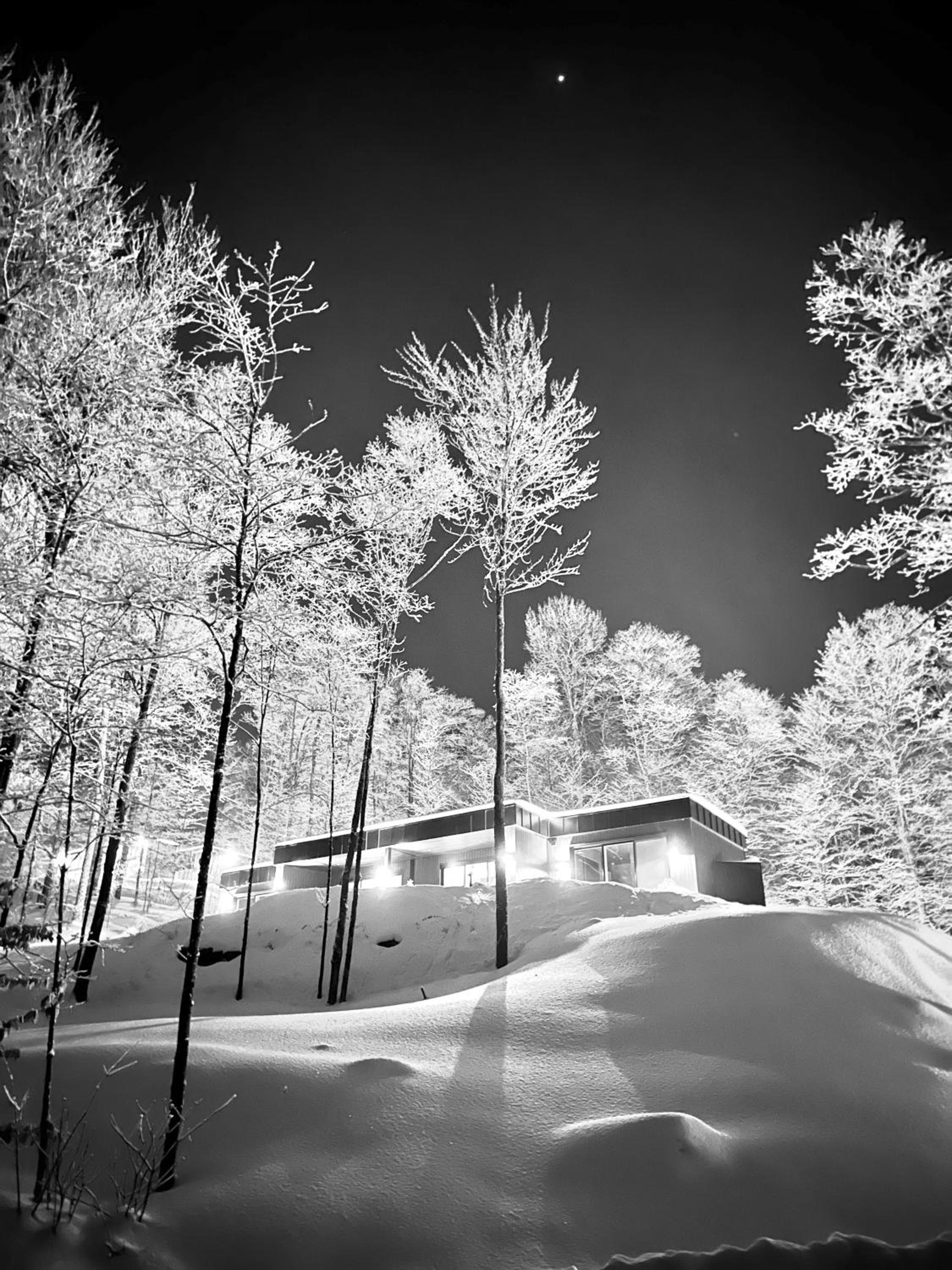 Luxury Mountain Retreat with Spa Near Mont Tremblant