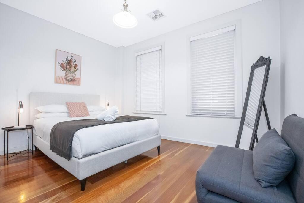 Escape To Sydney @ Ultimo Unique 2 Bedroom Sleeping 7 City Side
