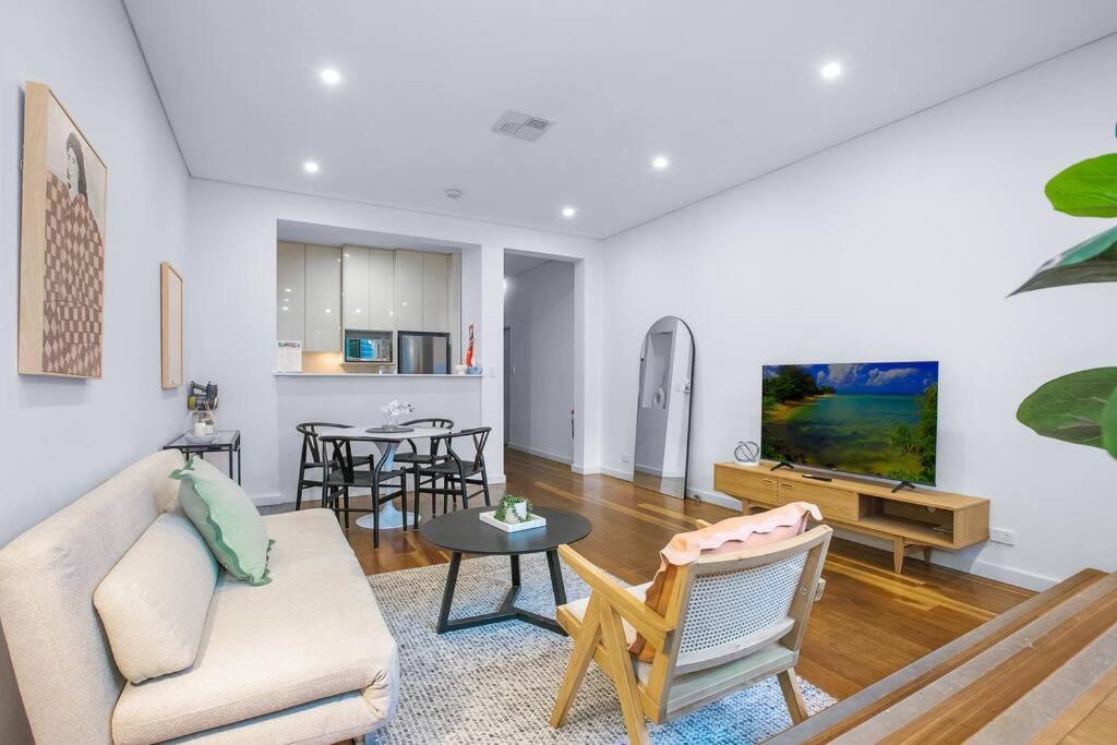 Escape To Sydney @ Ultimo Unique 2 Bedroom Sleeping 7 City Side