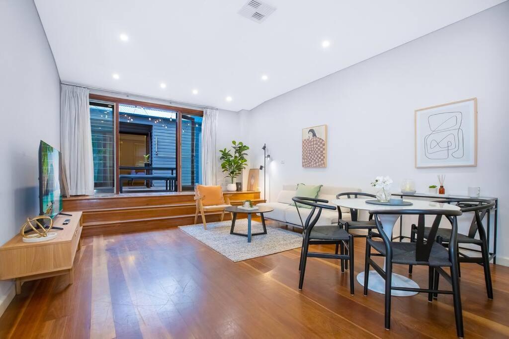 Escape To Sydney @ Ultimo Unique 2 Bedroom Sleeping 7 City Side