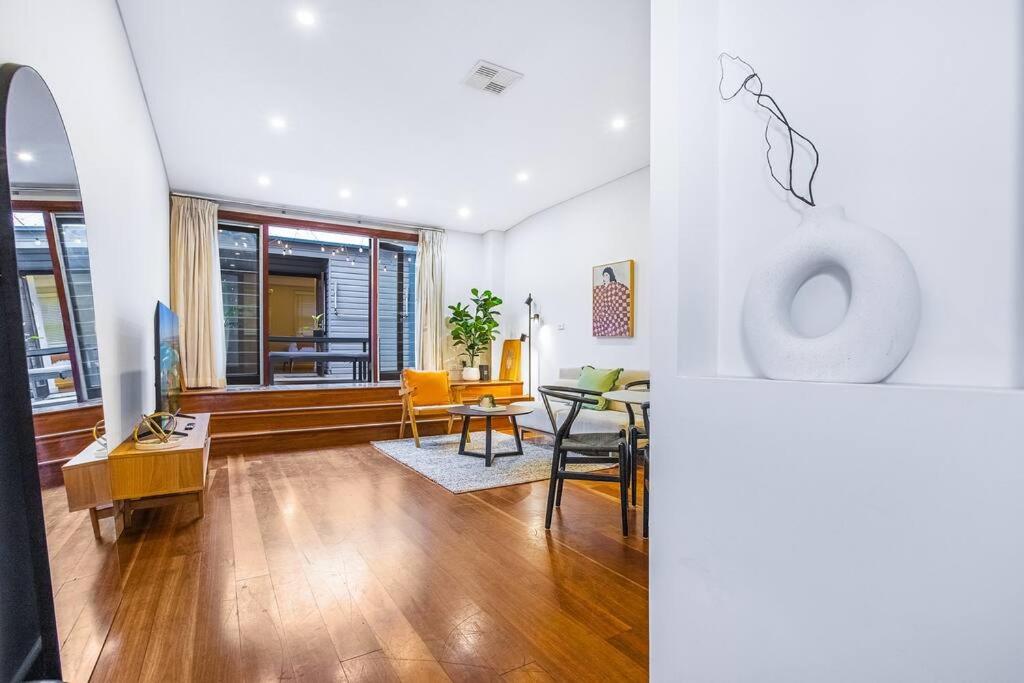 Escape To Sydney @ Ultimo Unique 2 Bedroom Sleeping 7 City Side