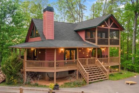 Best Views in Ellijay - Waffle Bar-King Bed-HotTub view 4