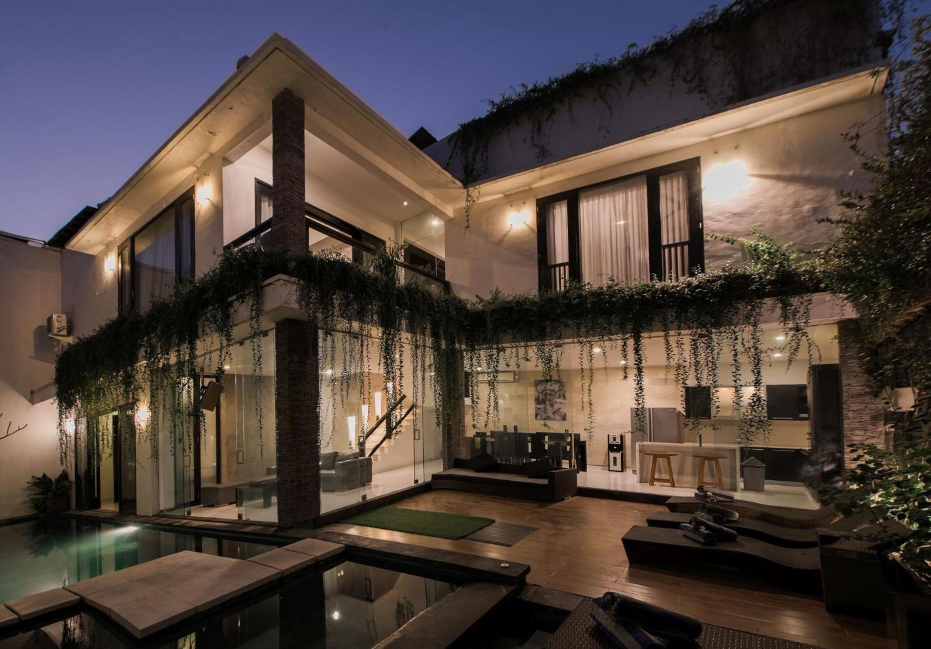 Seminyak Sky-Villa 3-8 BR Brilliant Location between Beach to Shopping view 2