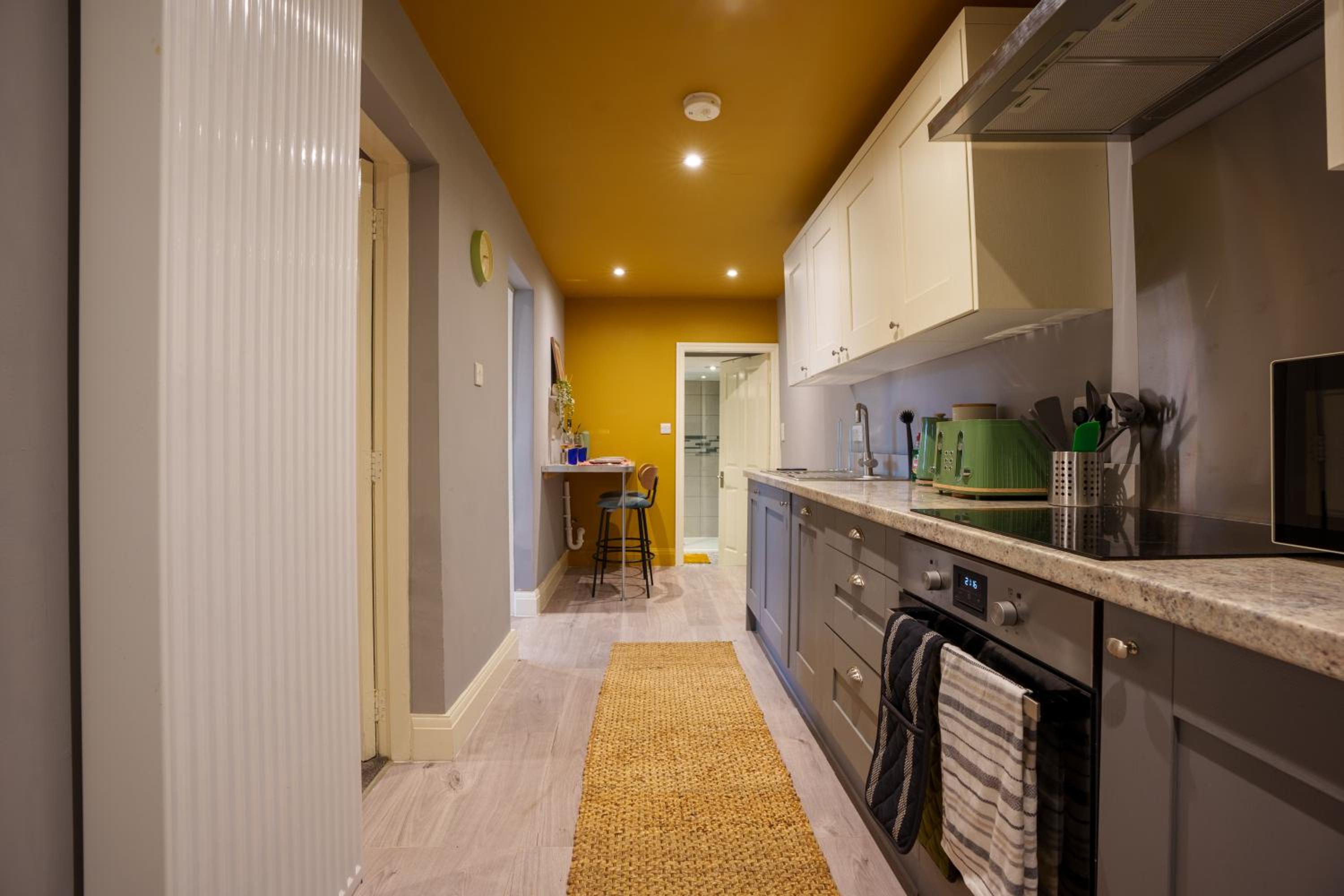 Harrogate Hideaway - 2 Bed Apartment Near Station and Conference Centre view 4