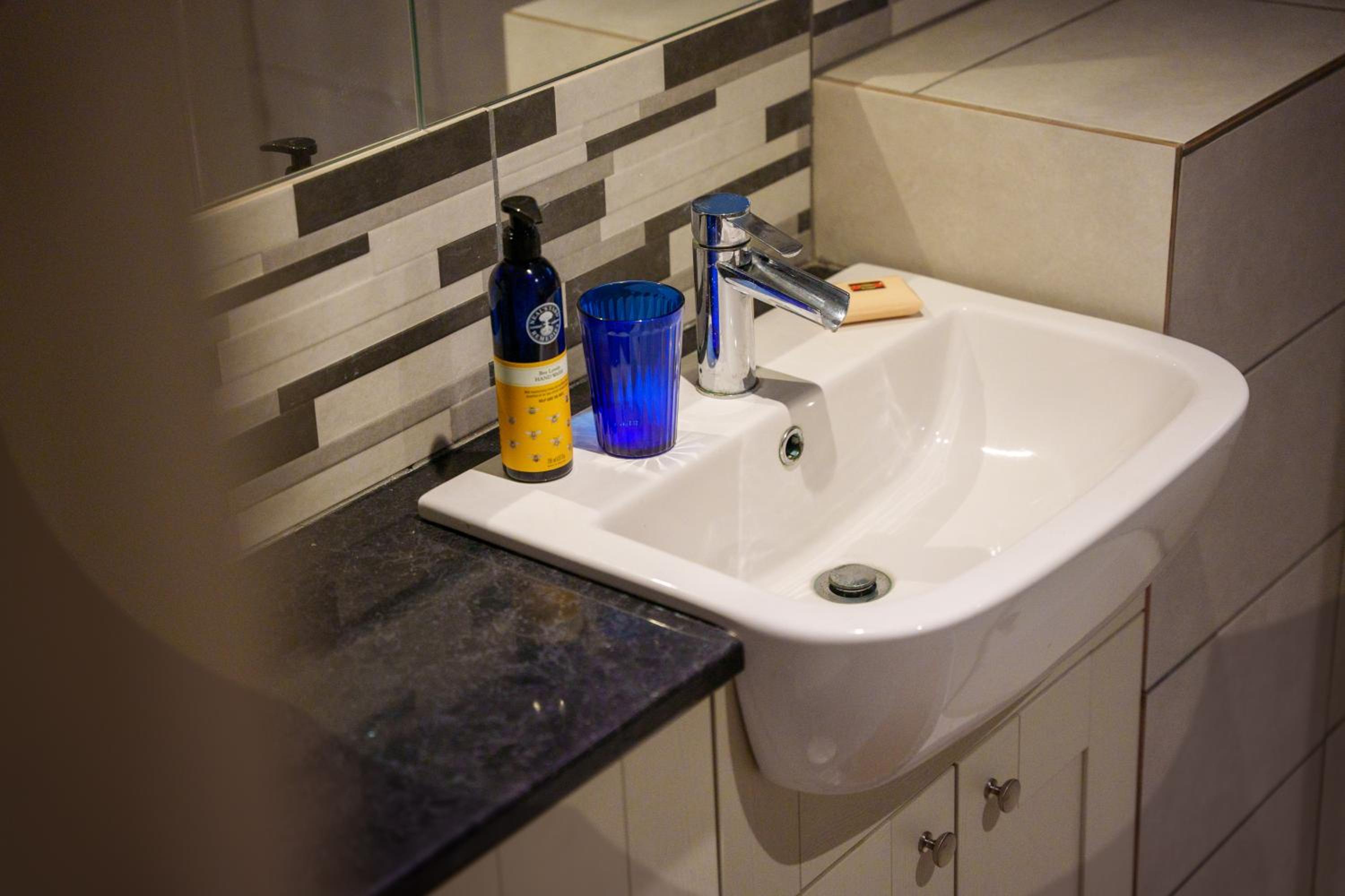 Harrogate Hideaway - 2 Bed Apartment Near Station and Conference Centre view 3