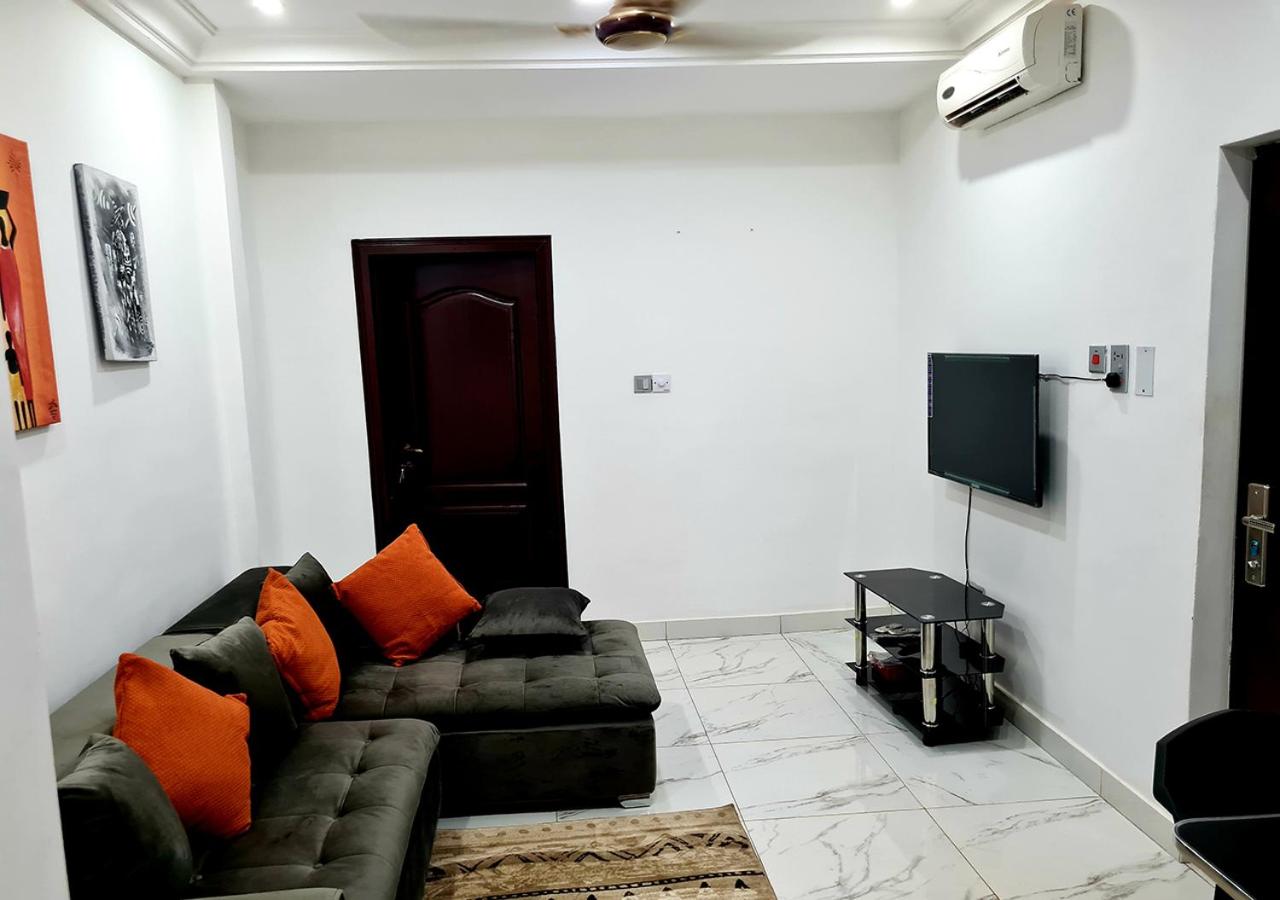 Cosy 1Bed City Gem in Adenta -5star Service, Free Wifi, 24-7 Security, Close to Highway, by DLA view 3