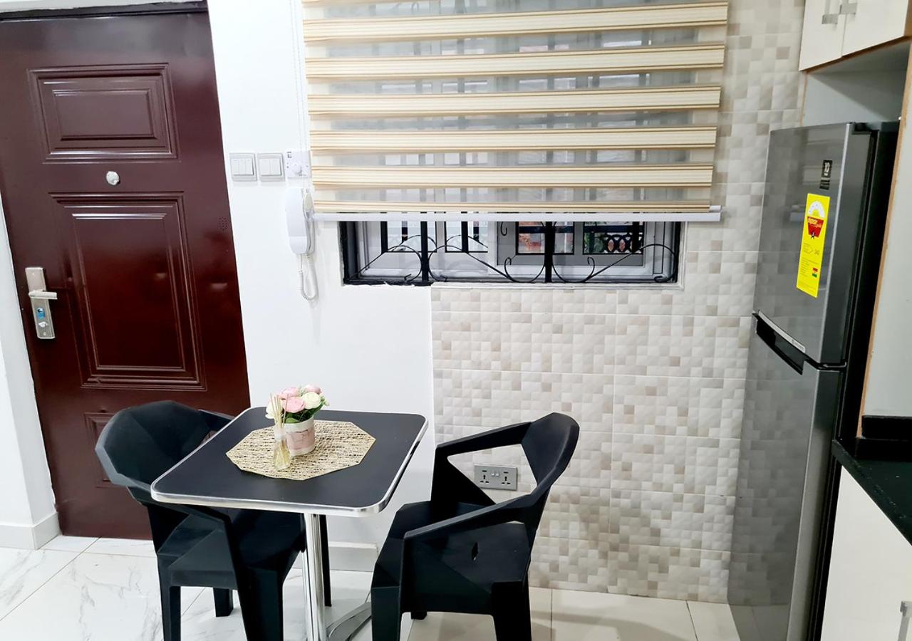 Cosy 1Bed City Gem in Adenta -5star Service, Free Wifi, 24-7 Security, Close to Highway, by DLA view 4