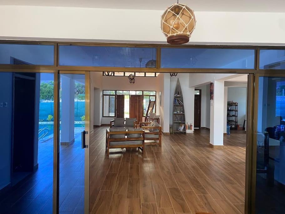 Backdoor Villa
