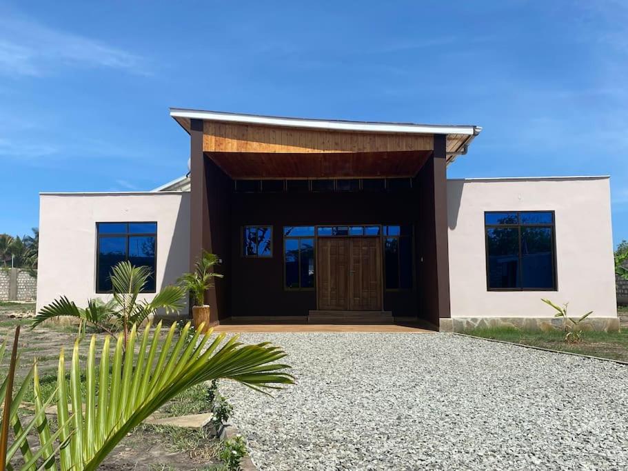 Backdoor Villa
