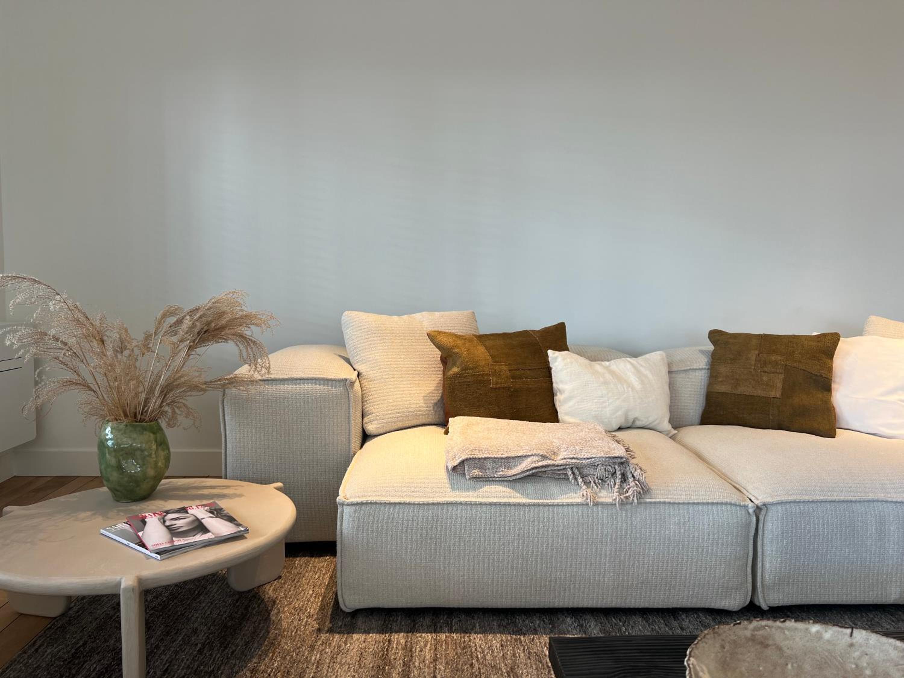 Gelijkvloers appartement met prive parking