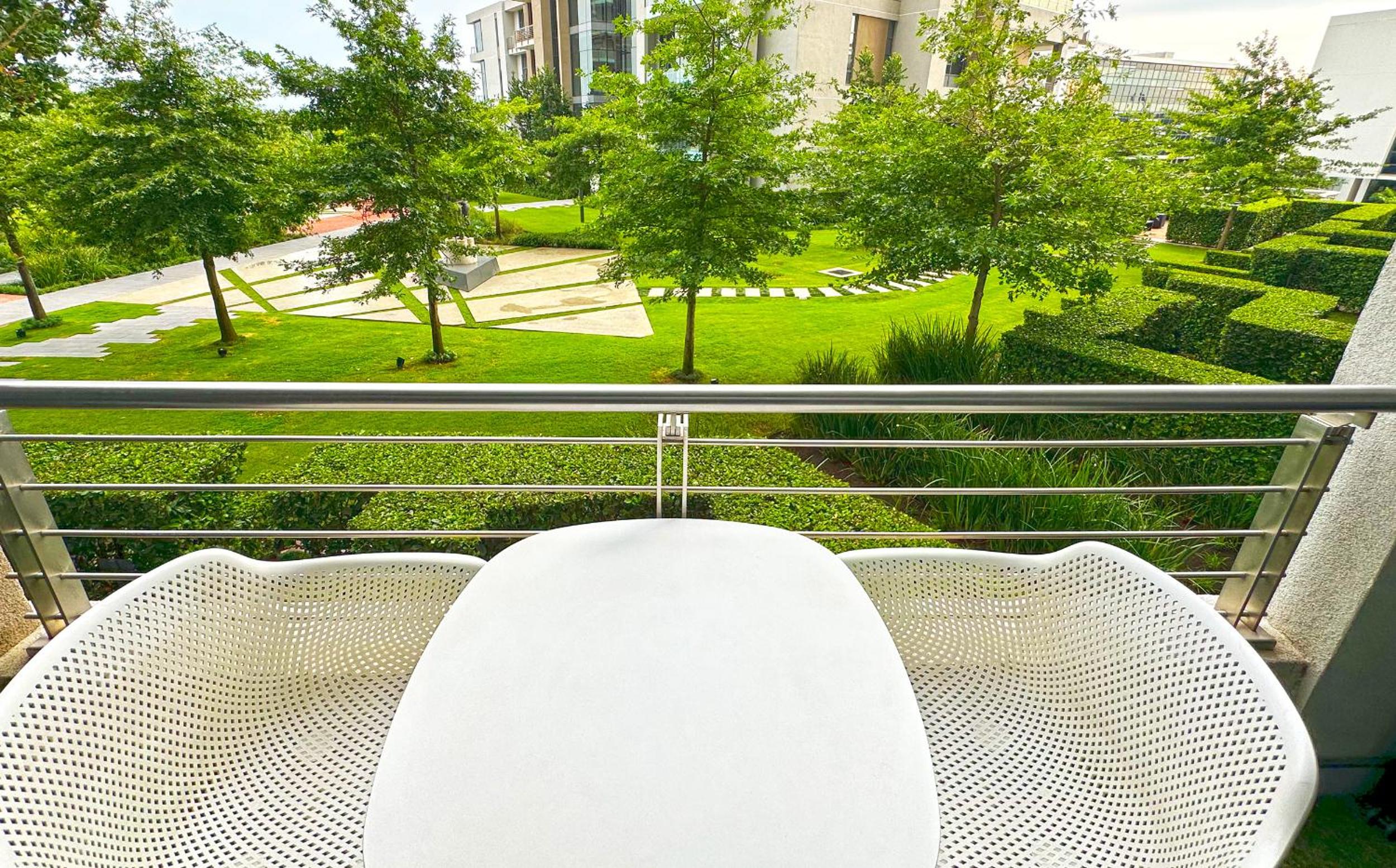 Menlyn Maine Residences - Kyoto king size xl bed
