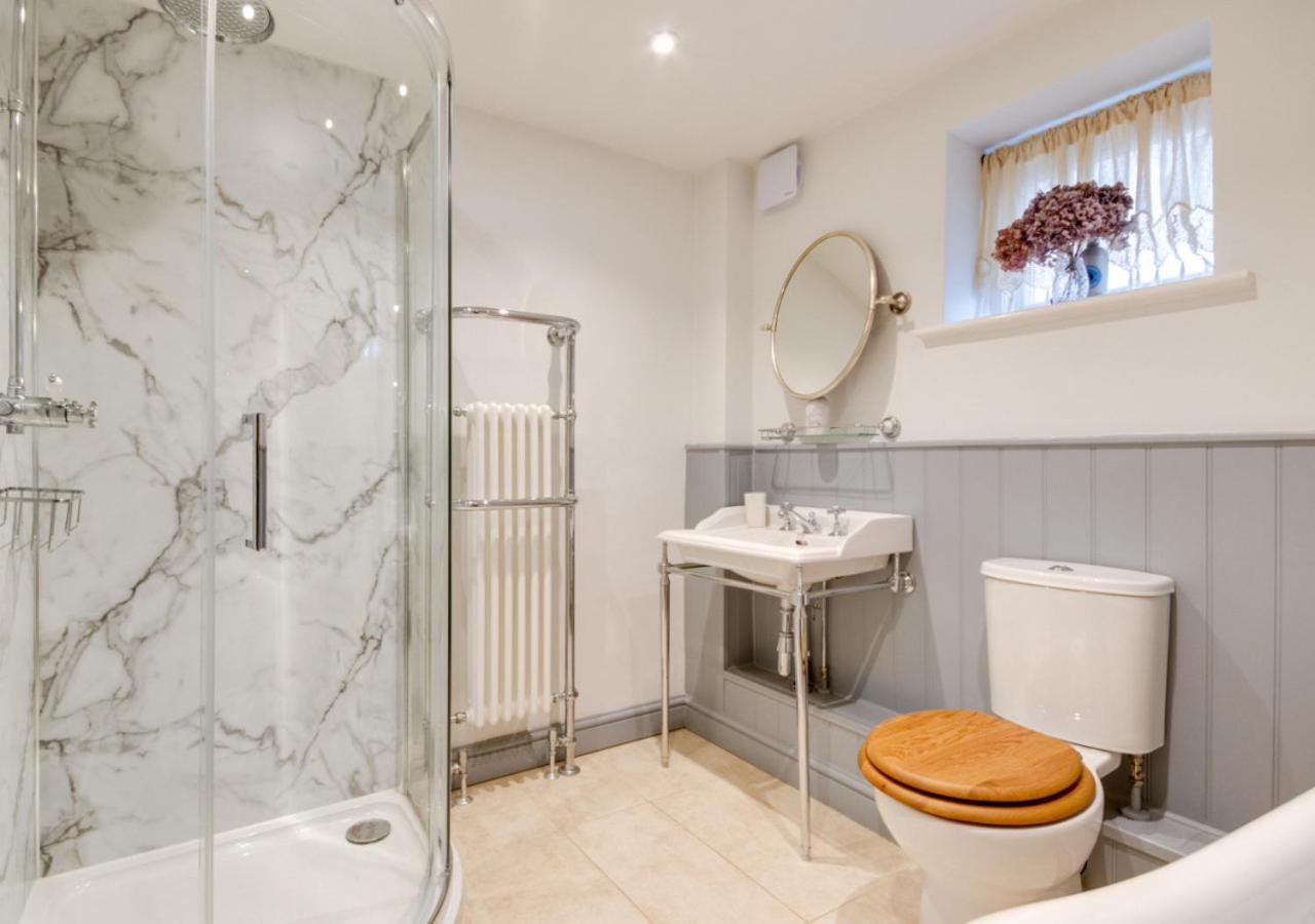 5 Bed in Southrepps oc-2211