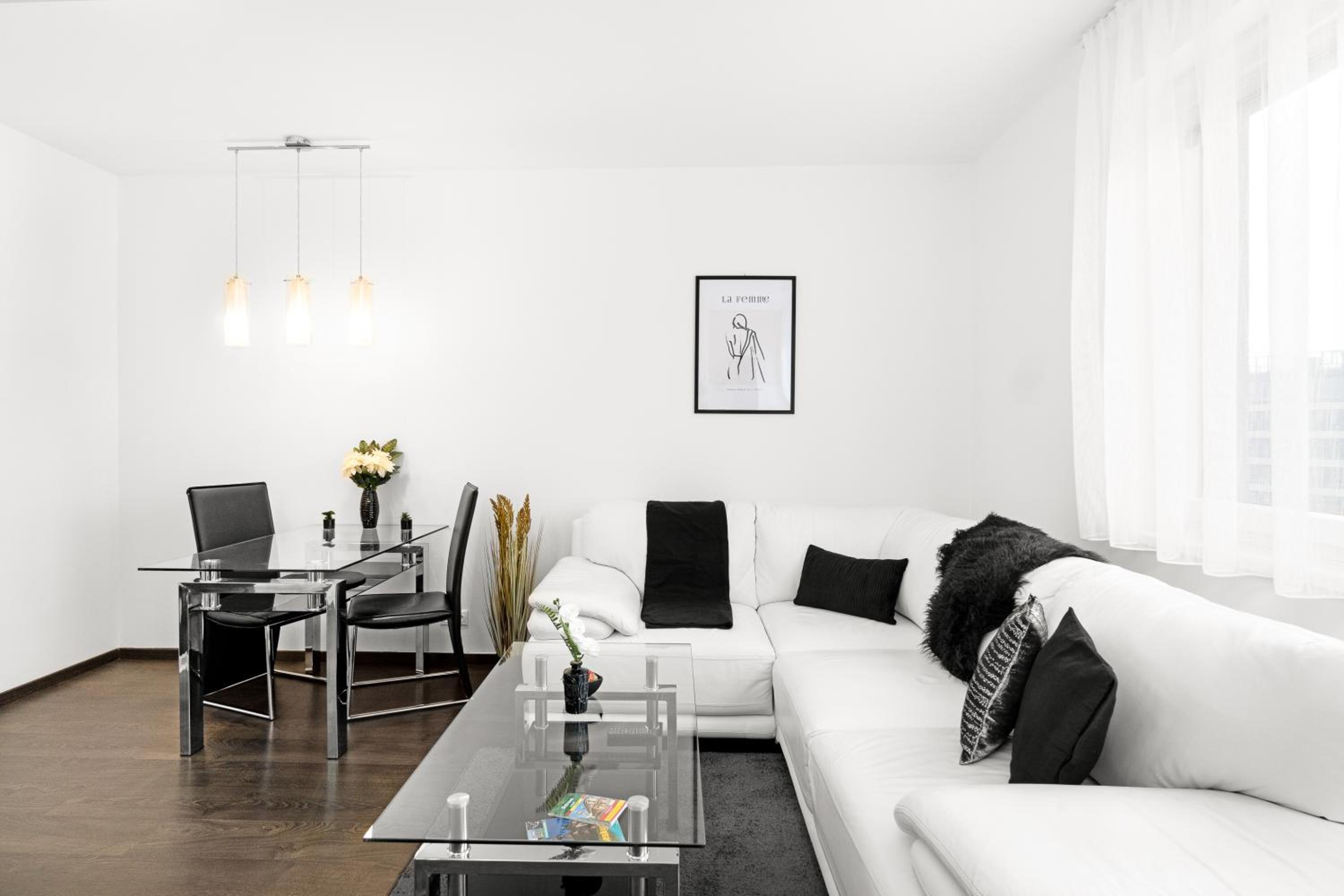 BNB New Beautiful Apartment in the Center of Ostrava with option Garage Parking