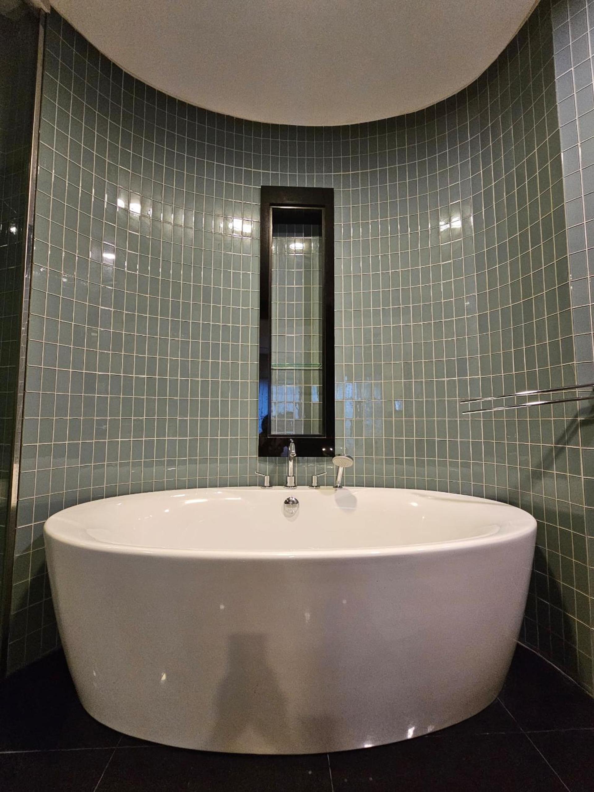 Stylish Large 3guests 1br St Mary Residences