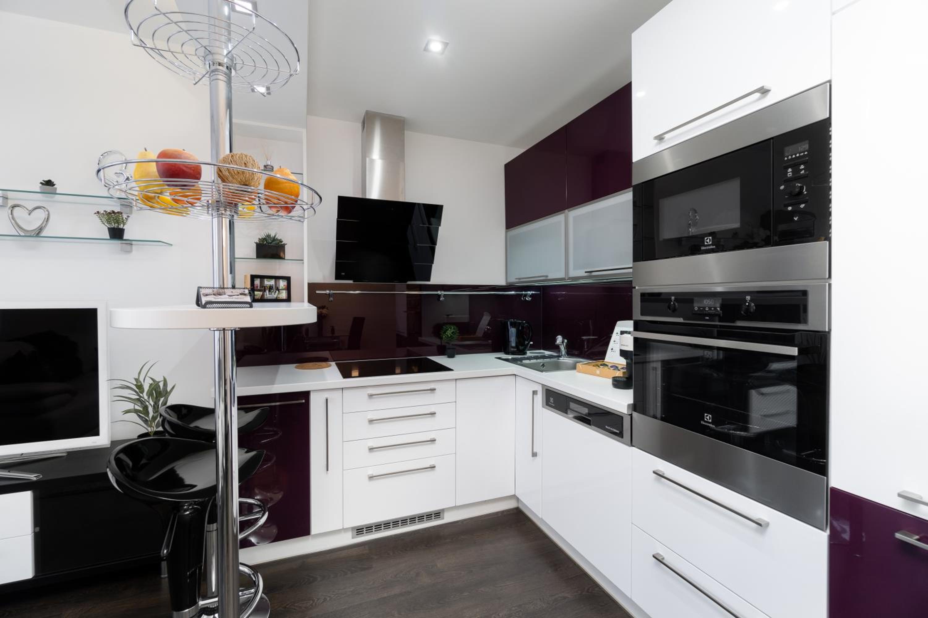 BNB New Beautiful Apartment in the Center of Ostrava with option Garage Parking