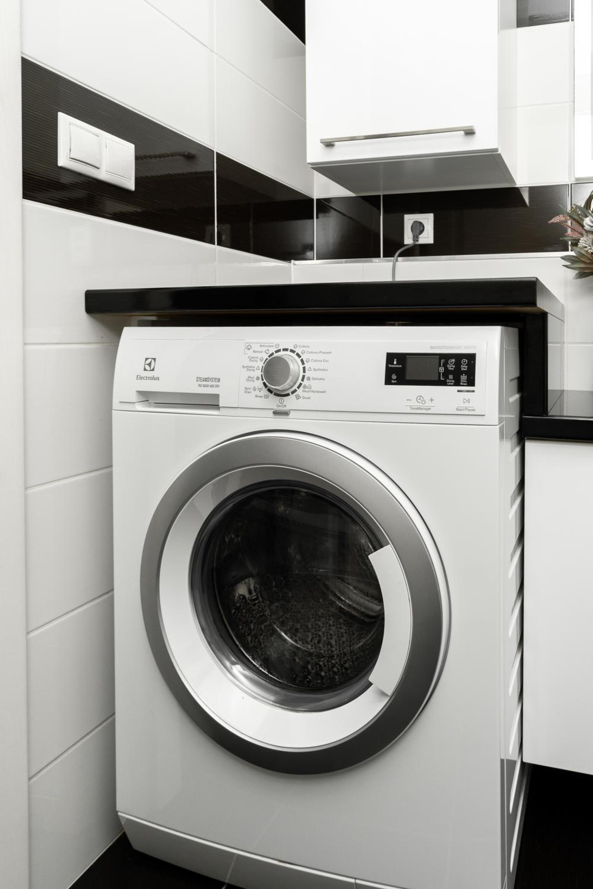 BNB New Beautiful Apartment in the Center of Ostrava with option Garage Parking