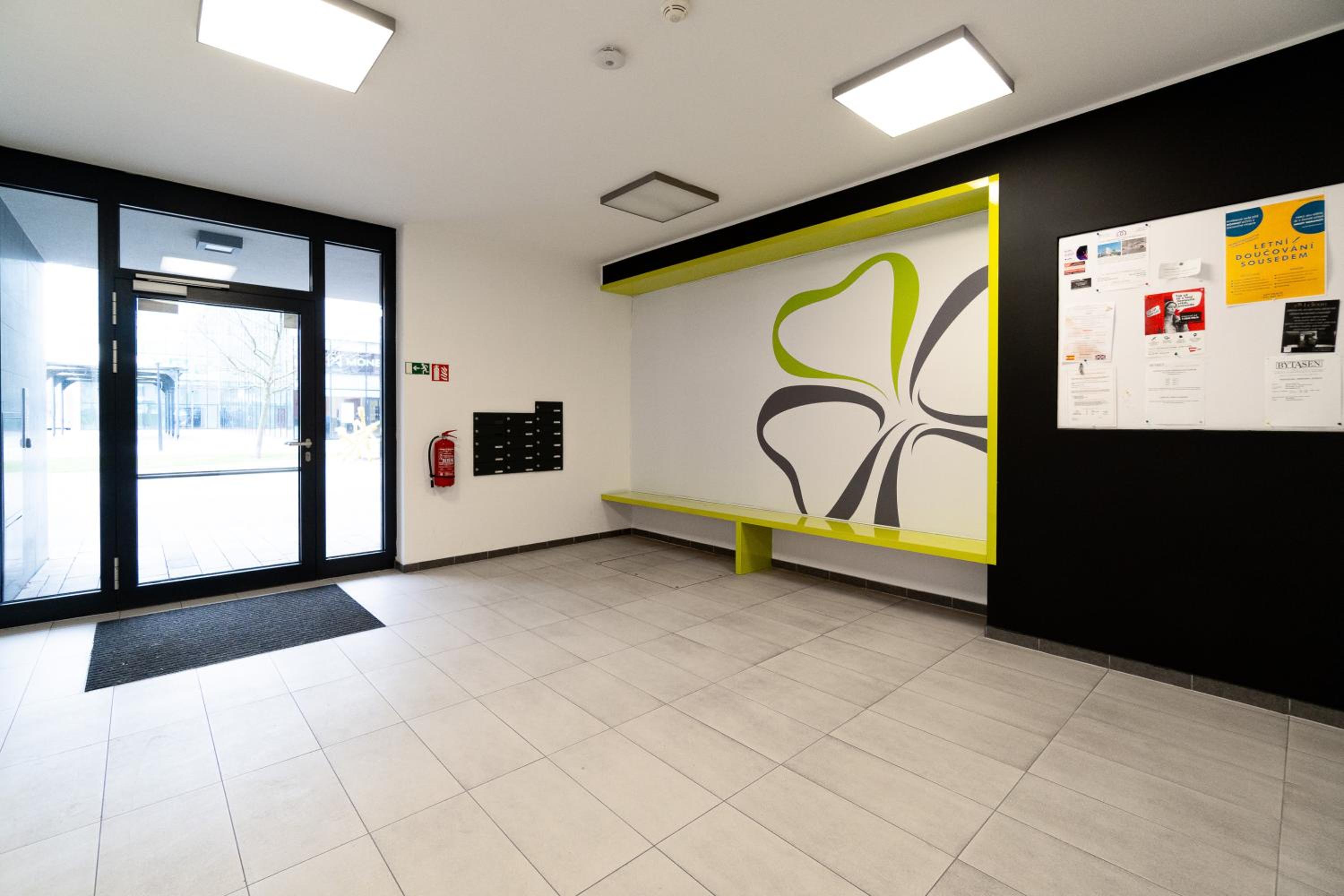 BNB New Beautiful Apartment in the Center of Ostrava with option Garage Parking