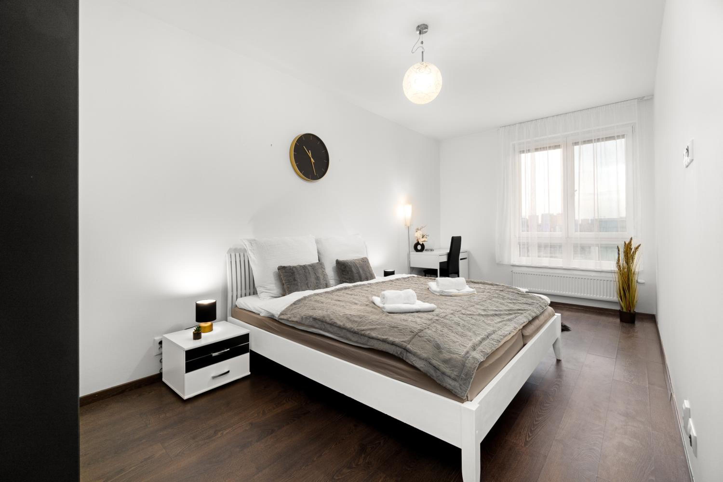 BNB New Beautiful Apartment in the Center of Ostrava with option Garage Parking