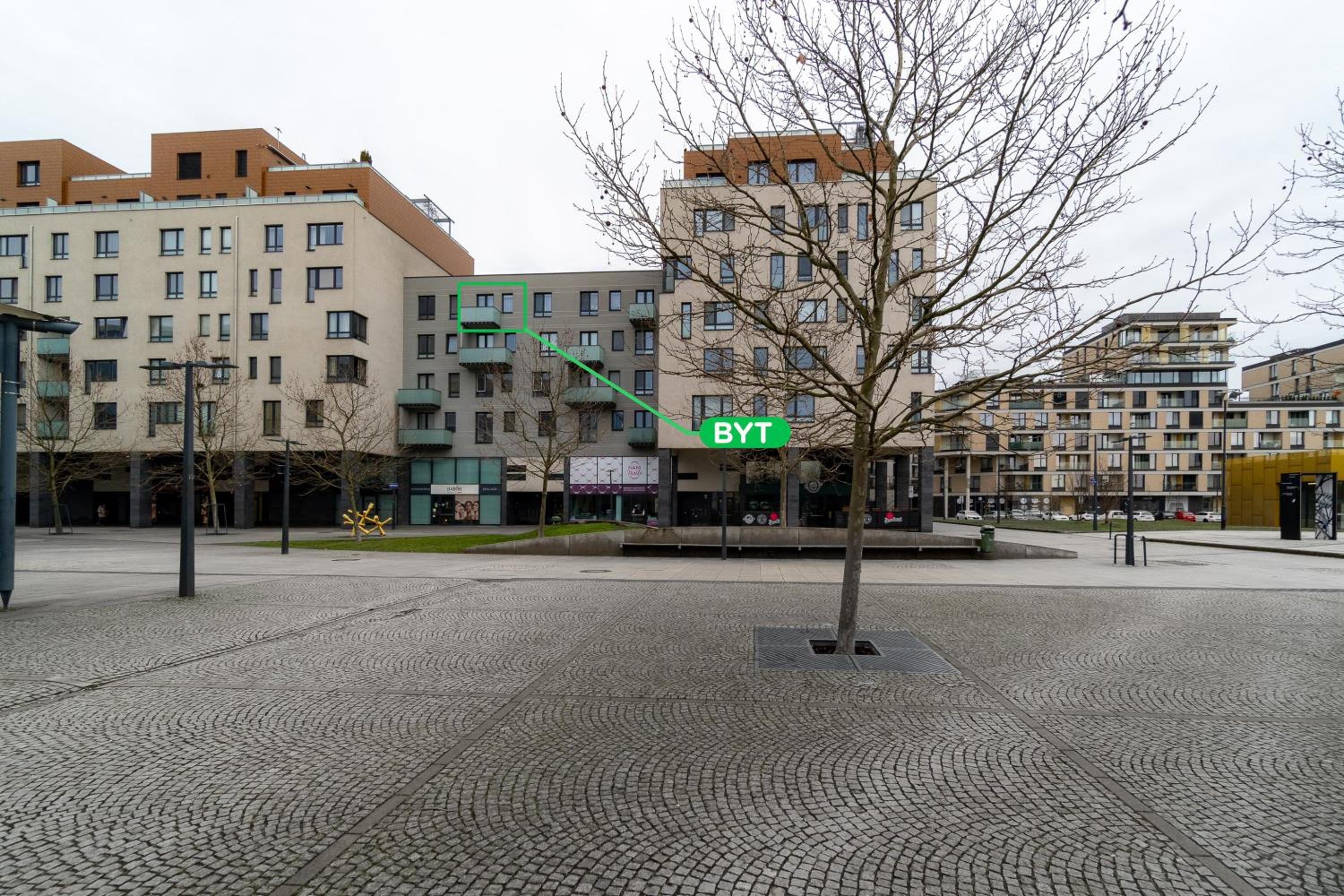 BNB New Beautiful Apartment in the Center of Ostrava with option Garage Parking
