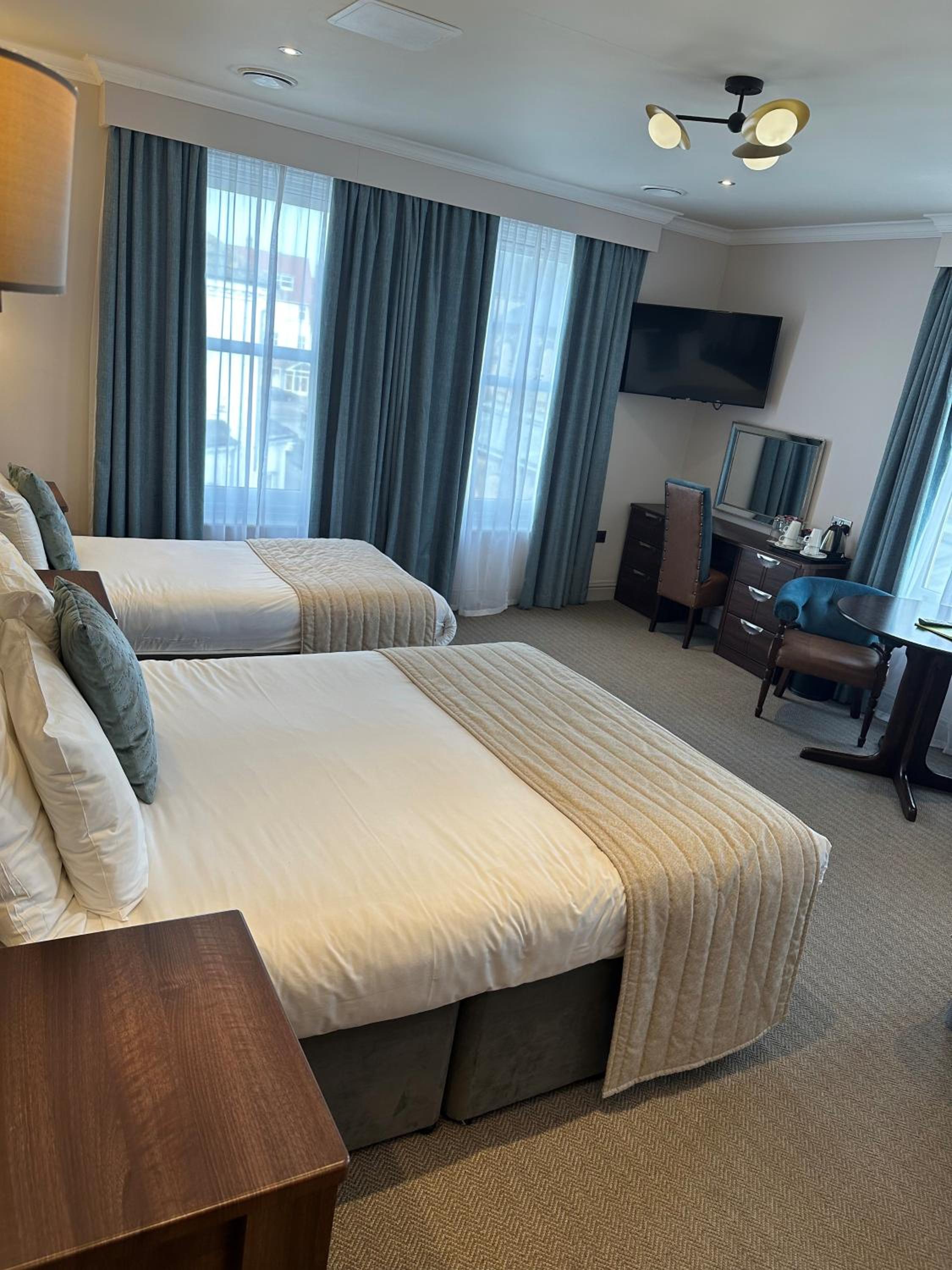 Prom Hotel