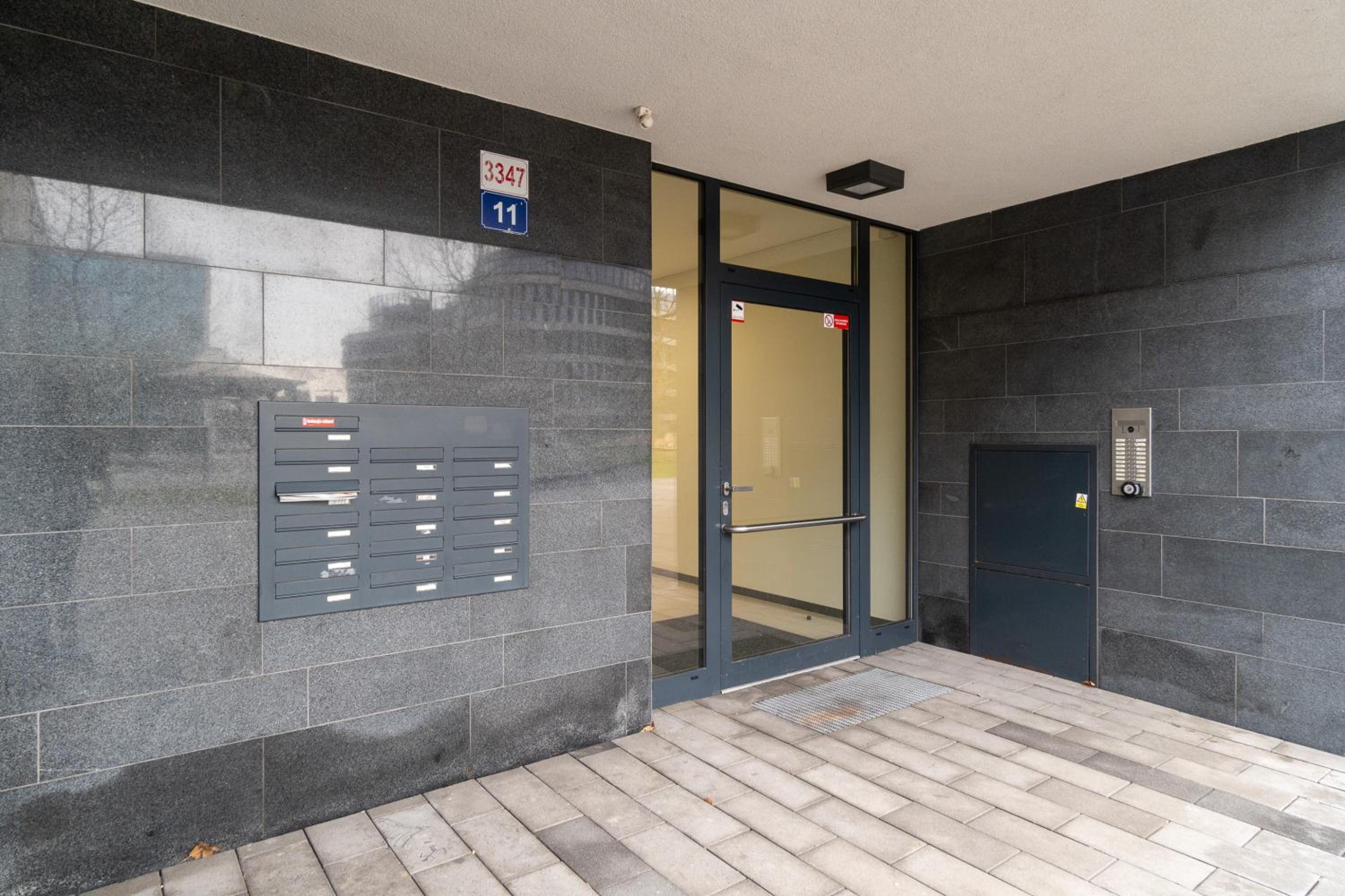 BNB New Beautiful Apartment in the Center of Ostrava with option Garage Parking