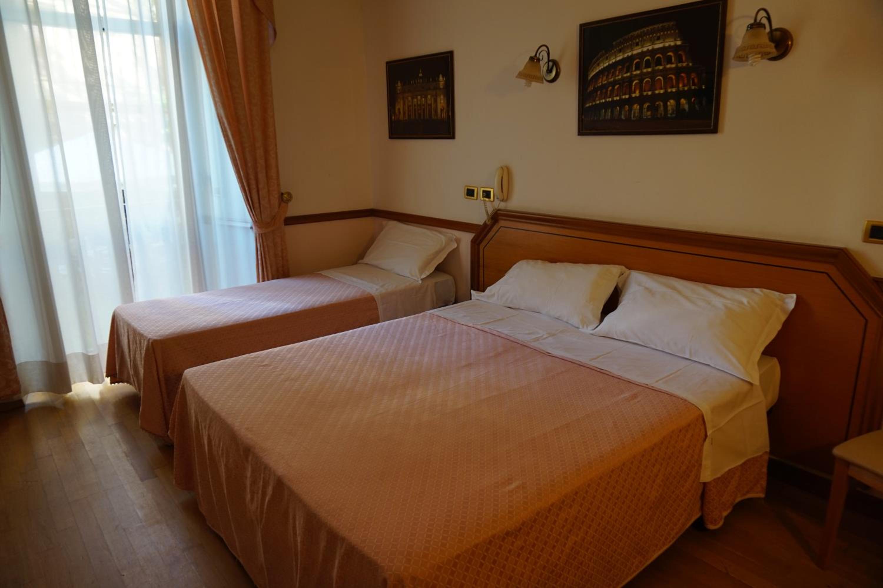 Green Hotel-3