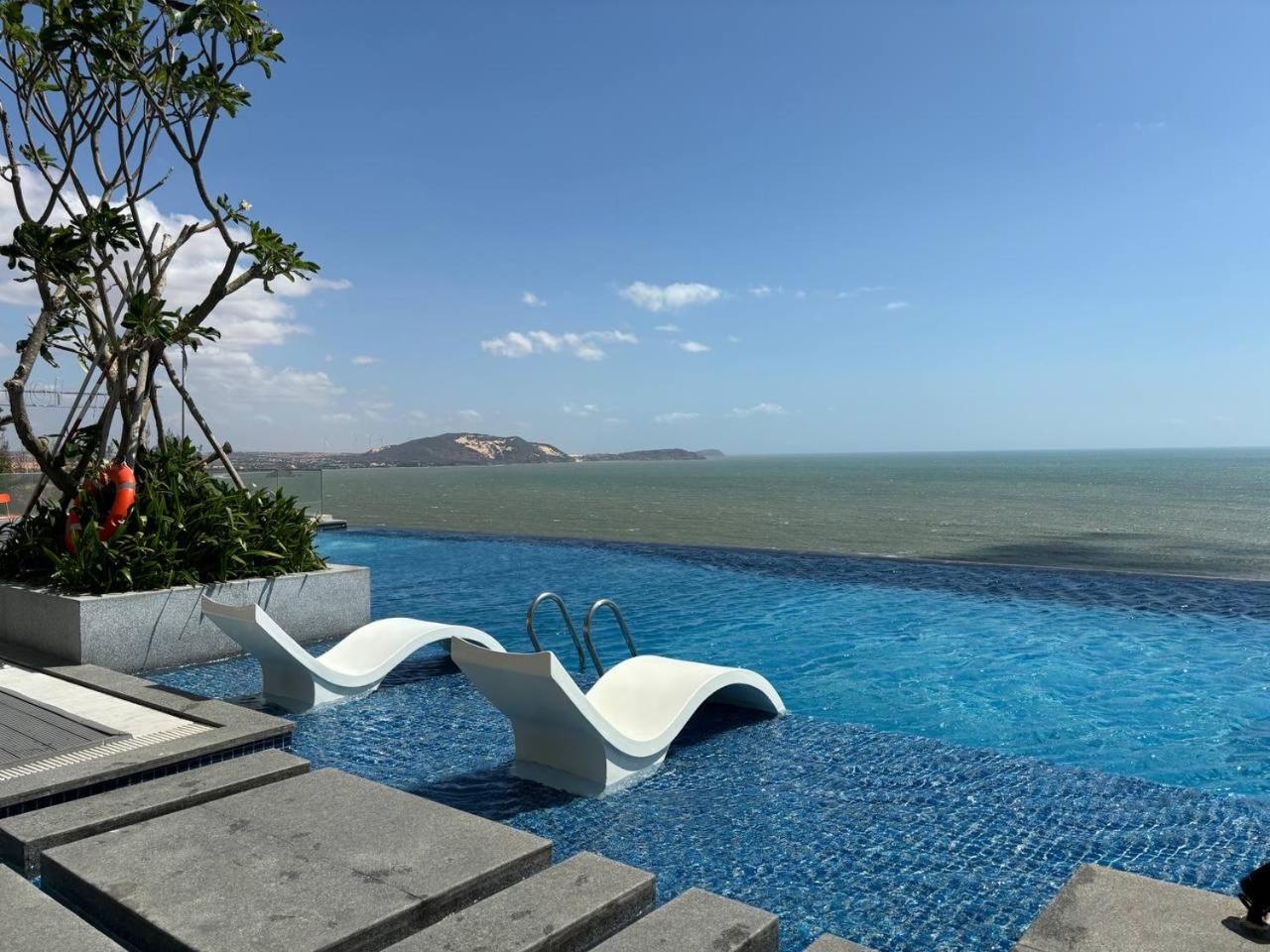 Căn hộ hướng biển bao trọn tầm nhìn Hòn Rơm view 4