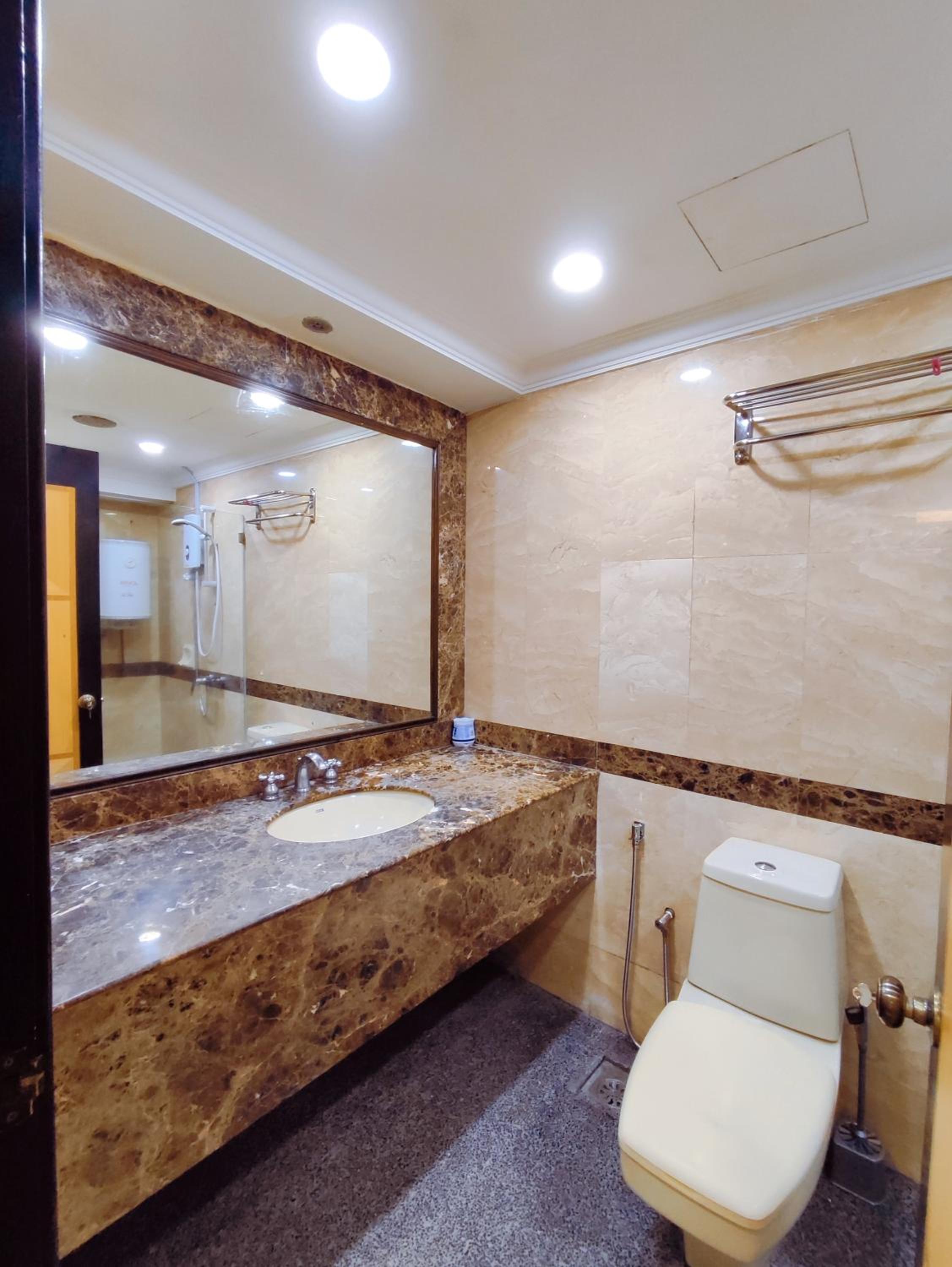 10-12Pax Fahrenheit 88 Pavillion Bukit Bintang TRX AJHOME