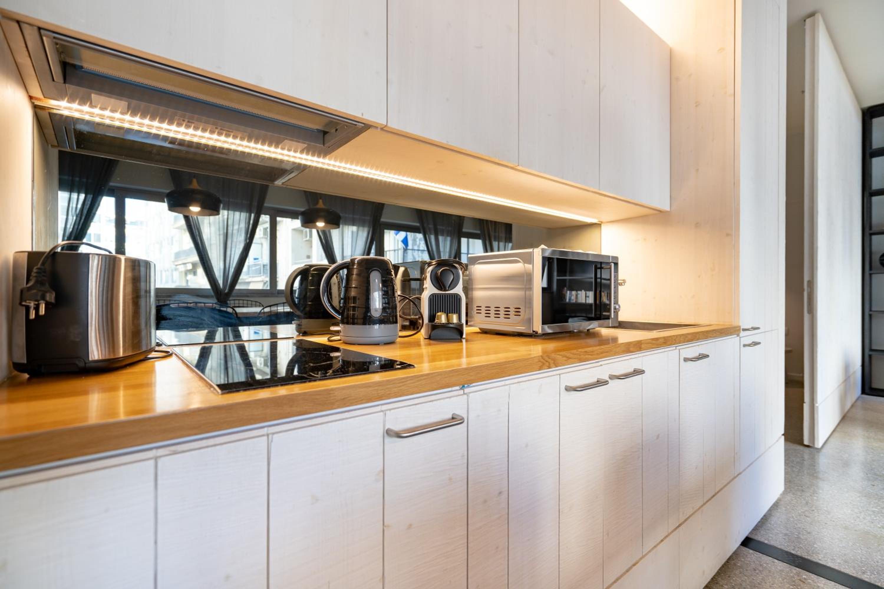 Syntagma square 2 bedrooms 4 pers apartment by MPS