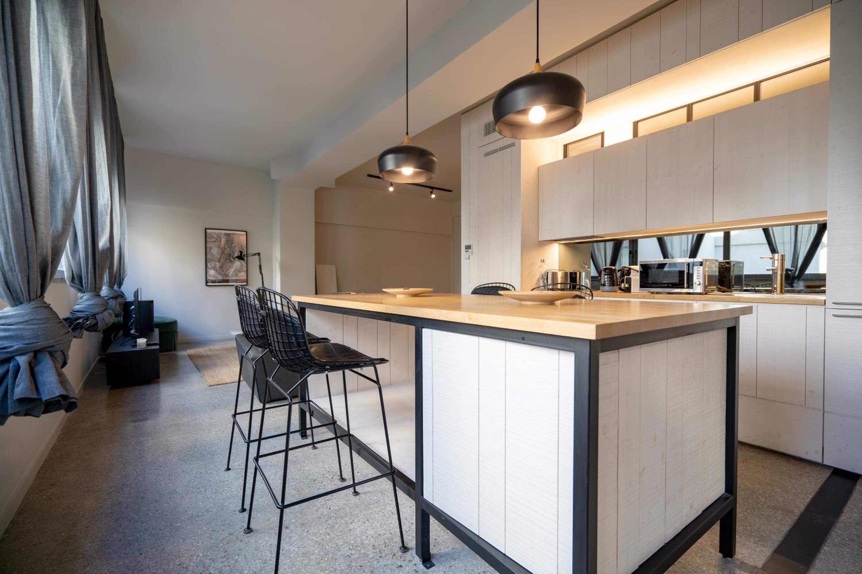 Syntagma square 2 bedrooms 4 pers apartment by MPS