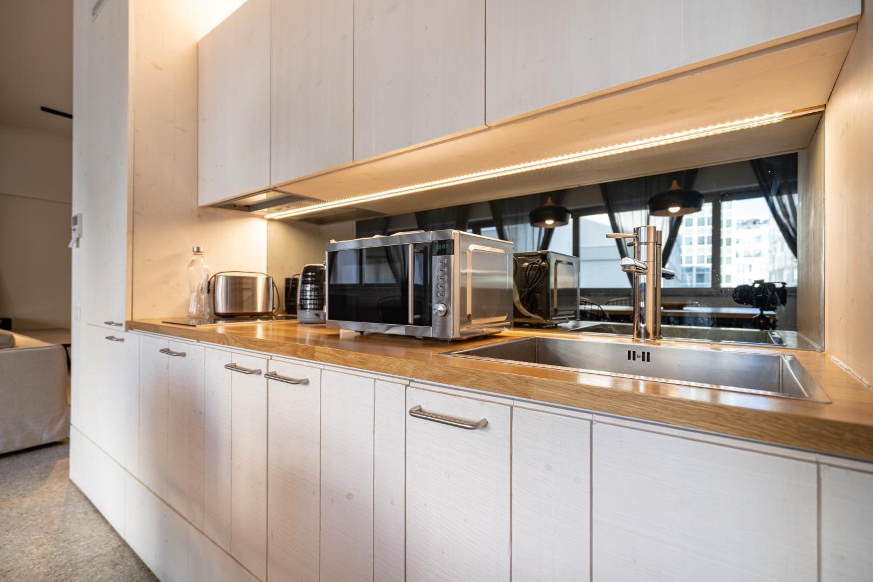 Syntagma square 2 bedrooms 4 pers apartment by MPS