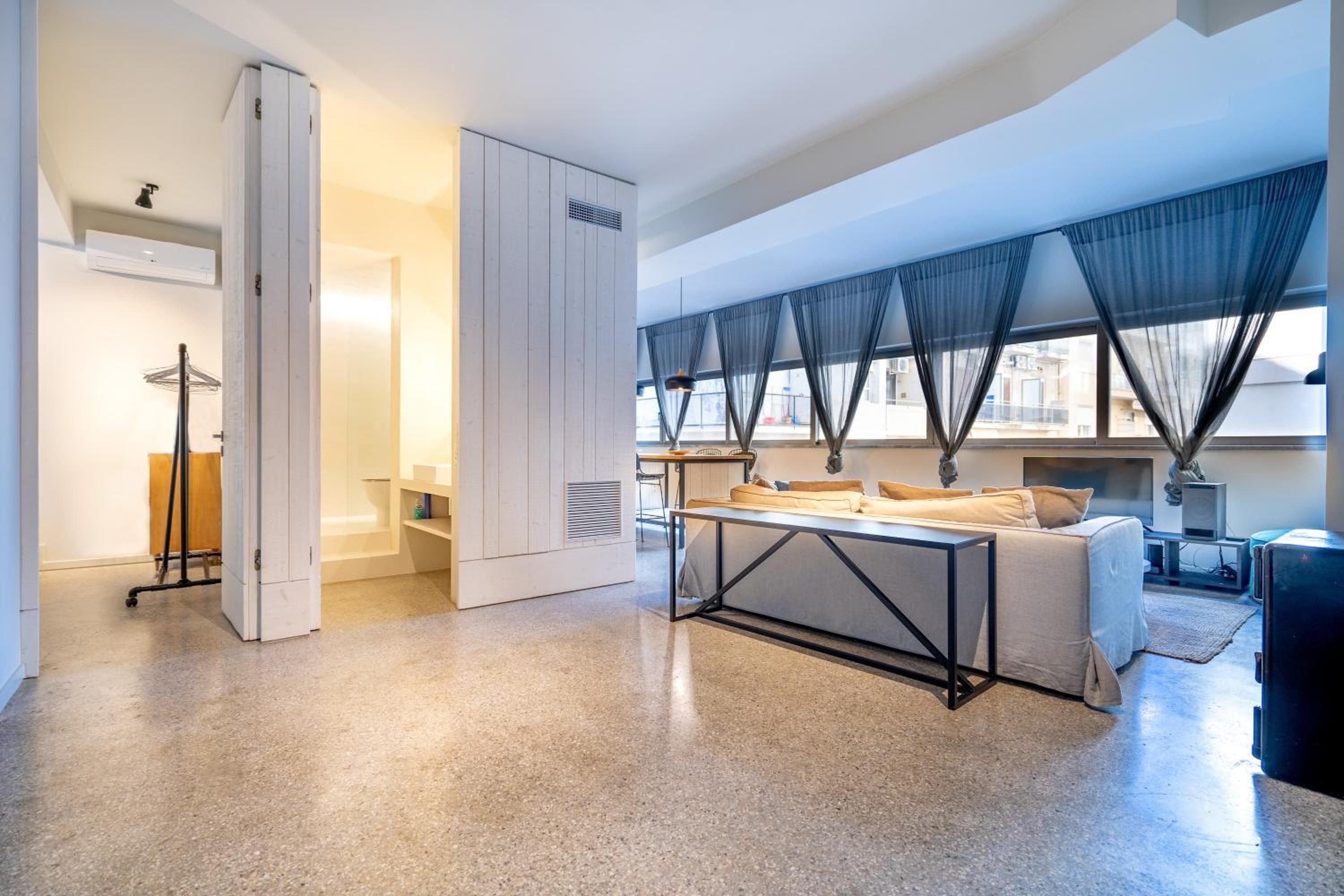 Syntagma square 2 bedrooms 4 pers apartment by MPS