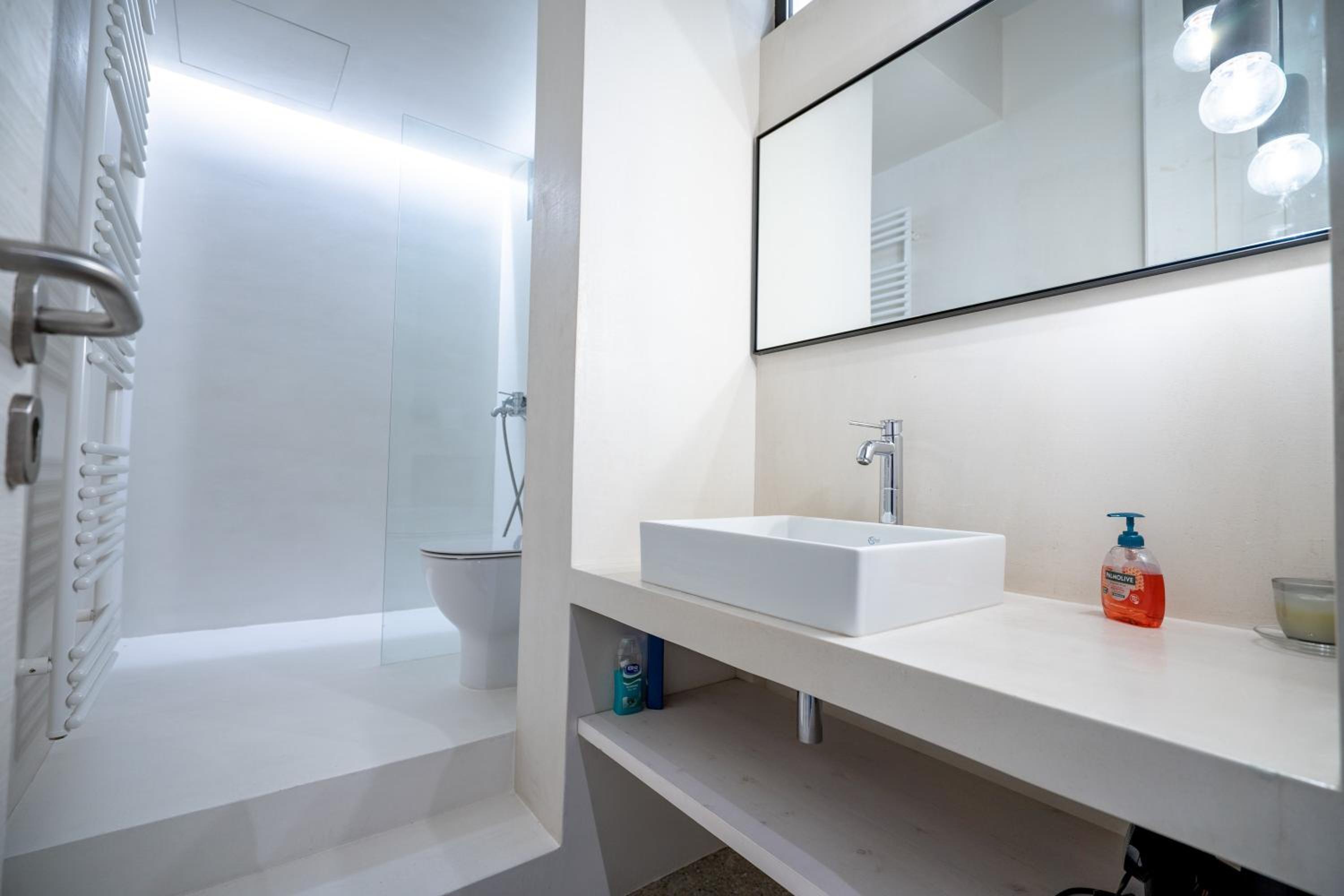 Syntagma square 2 bedrooms 4 pers apartment by MPS