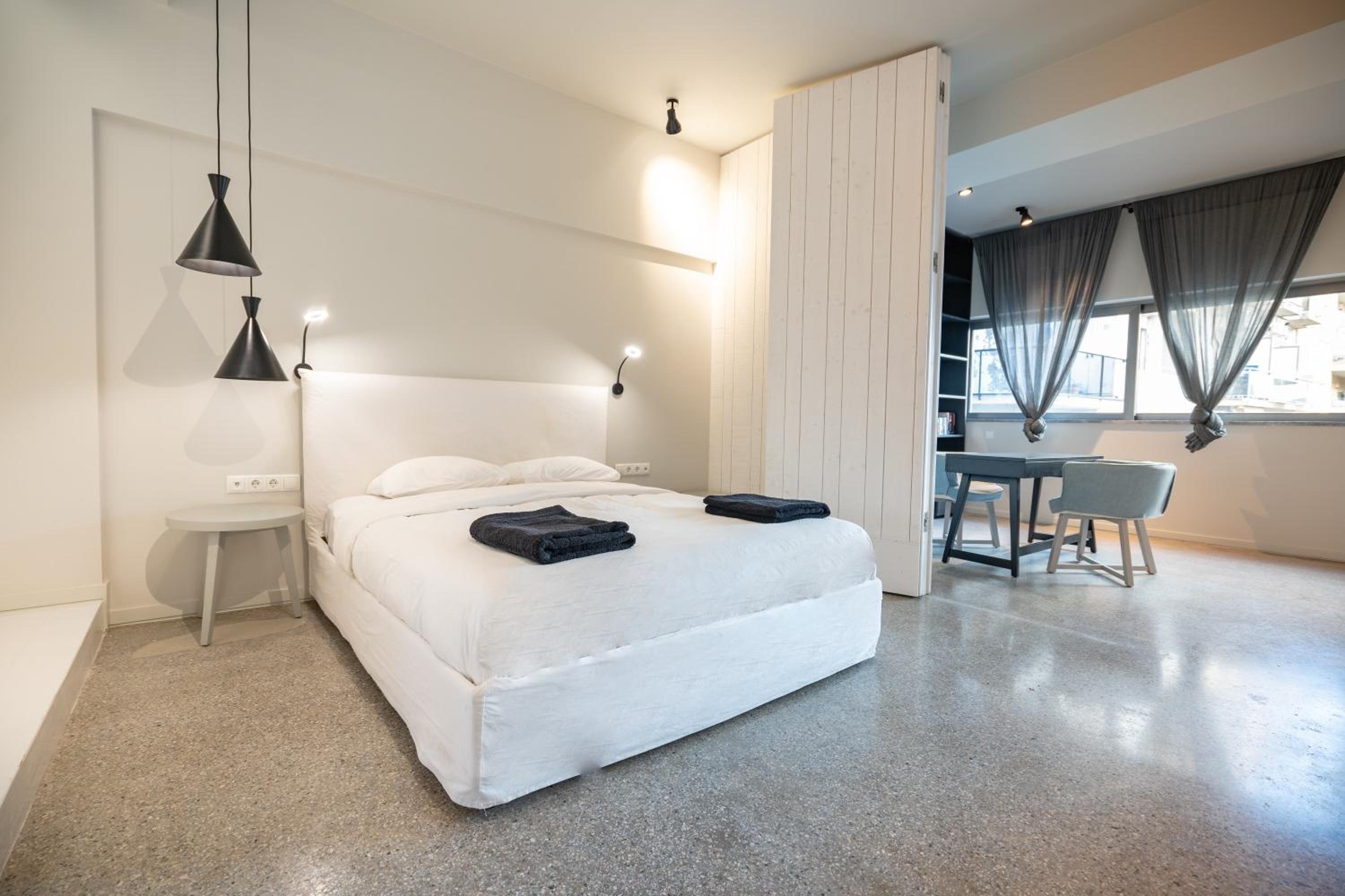 Syntagma square 2 bedrooms 4 pers apartment by MPS