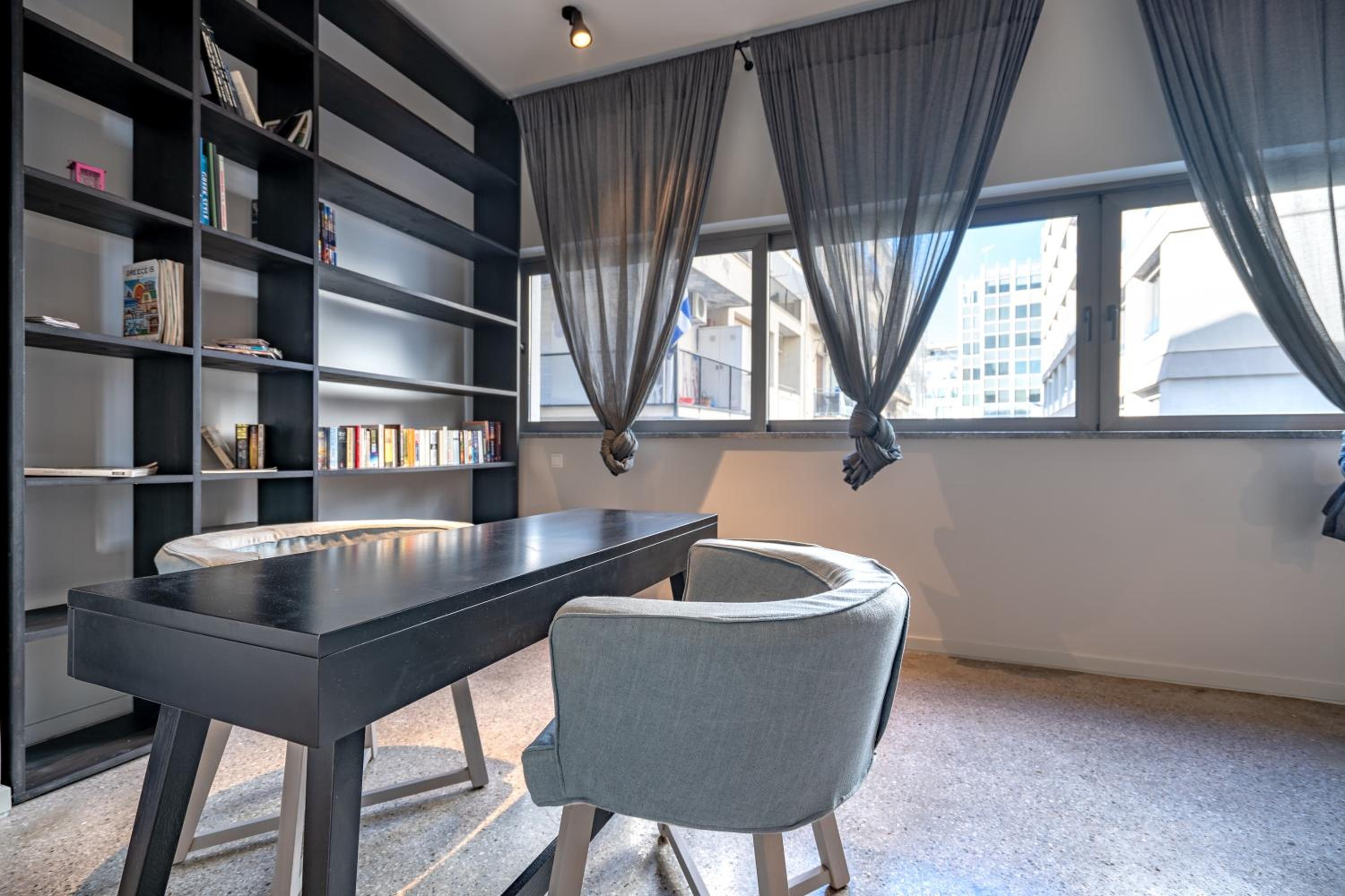 Syntagma square 2 bedrooms 4 pers apartment by MPS