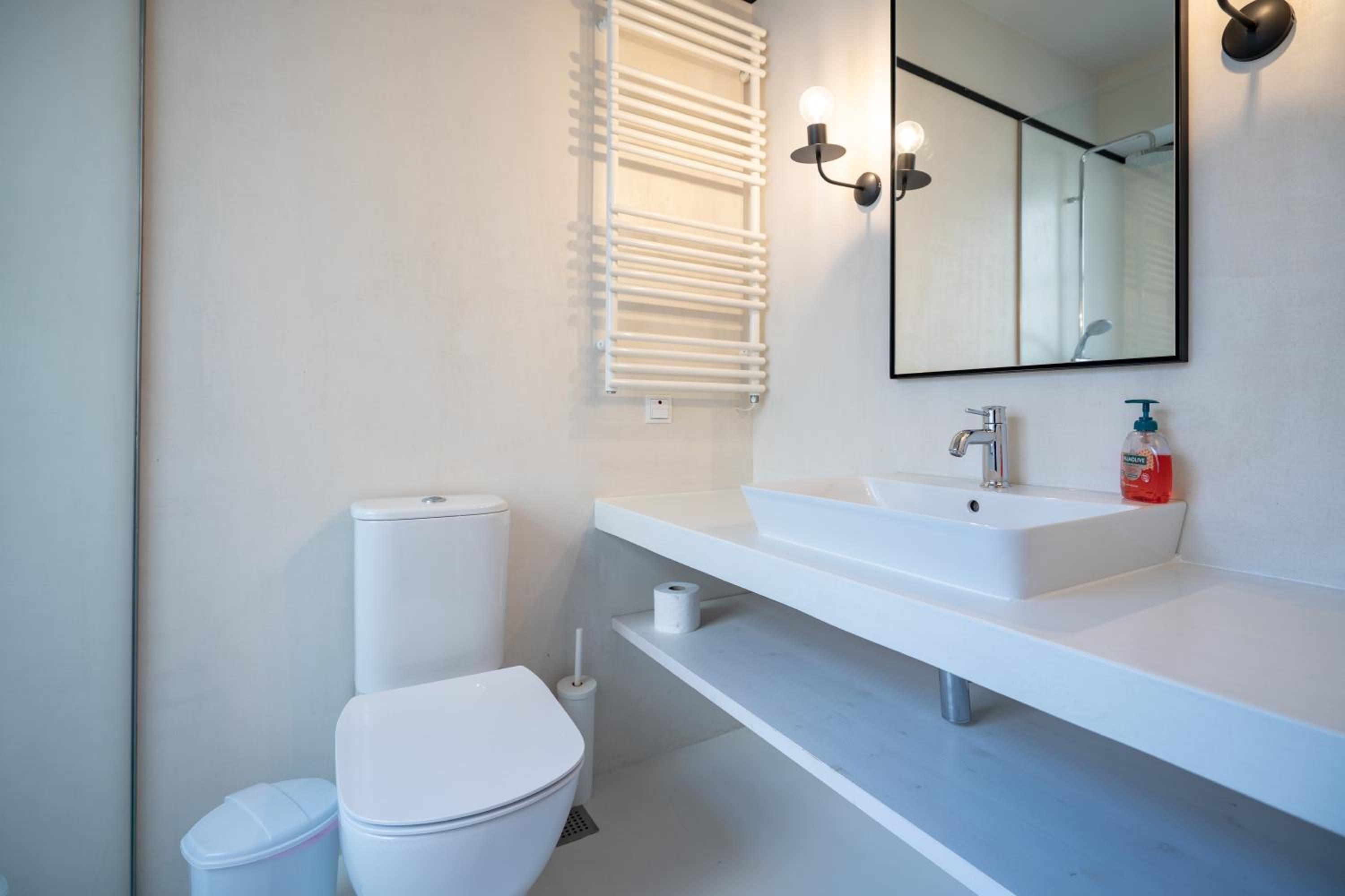 Syntagma square 2 bedrooms 4 pers apartment by MPS