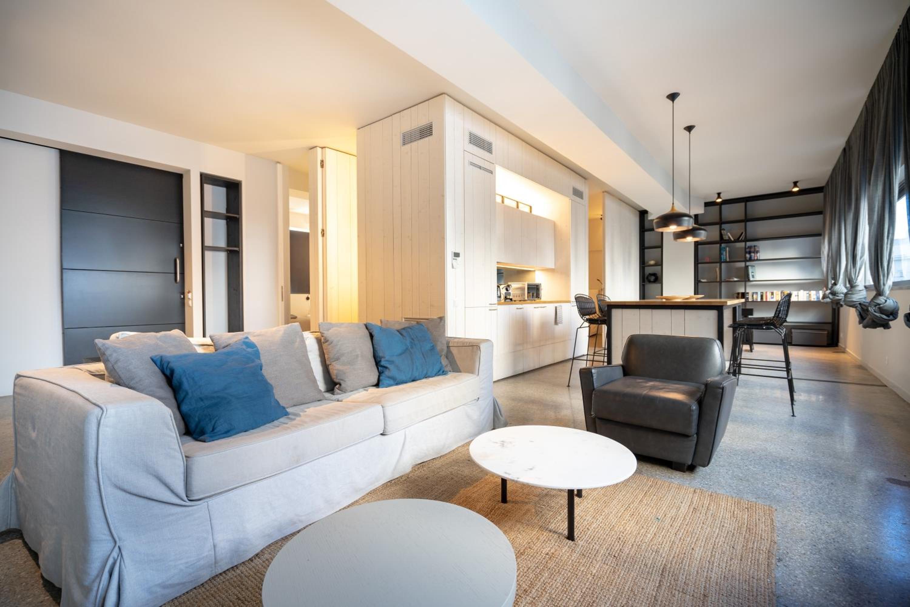 Syntagma square 2 bedrooms 4 pers apartment by MPS