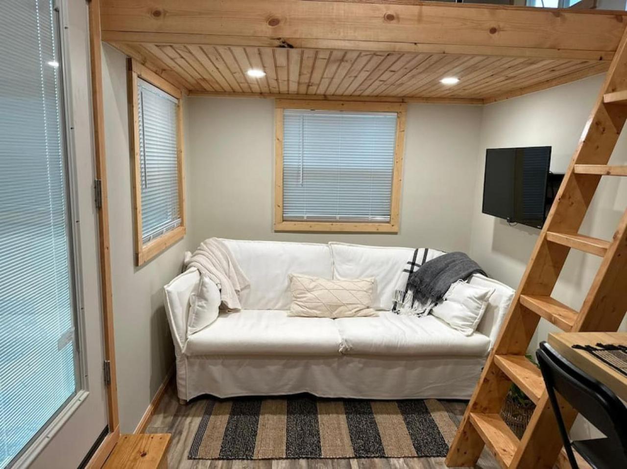 Hotel Tiny Home in Downtown St Pete - Image 1