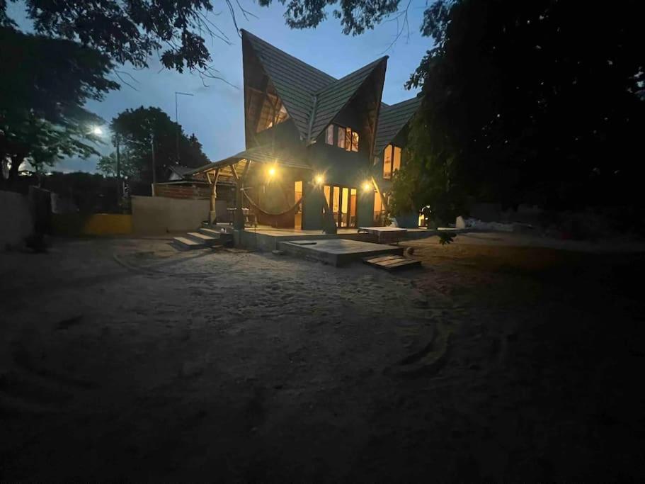 Artists Loft/Mansion on Pipa Beach