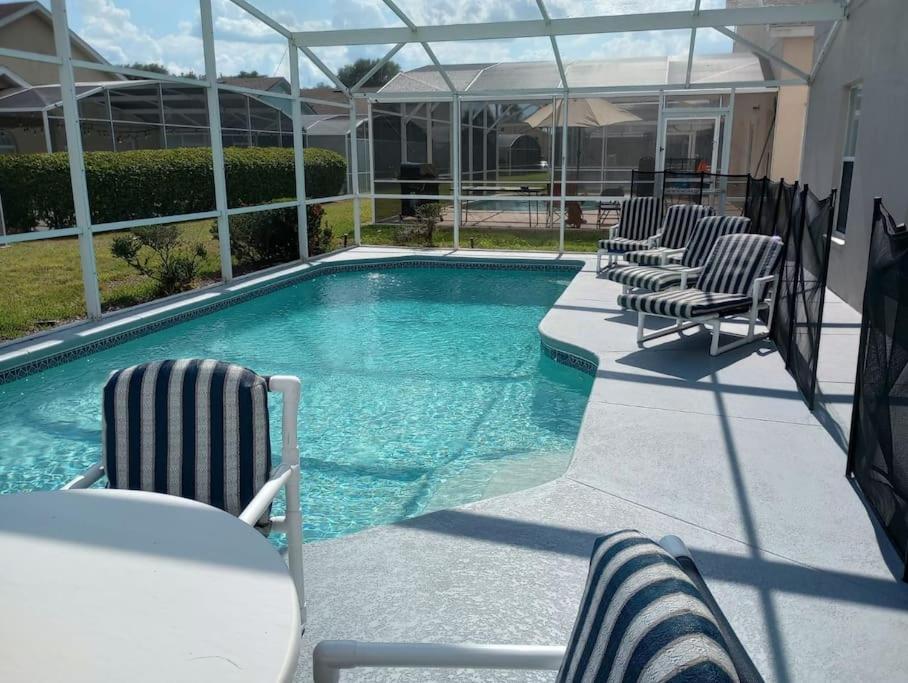 Hampton Lakes 6 bed Holiday Let with private Pool view 3