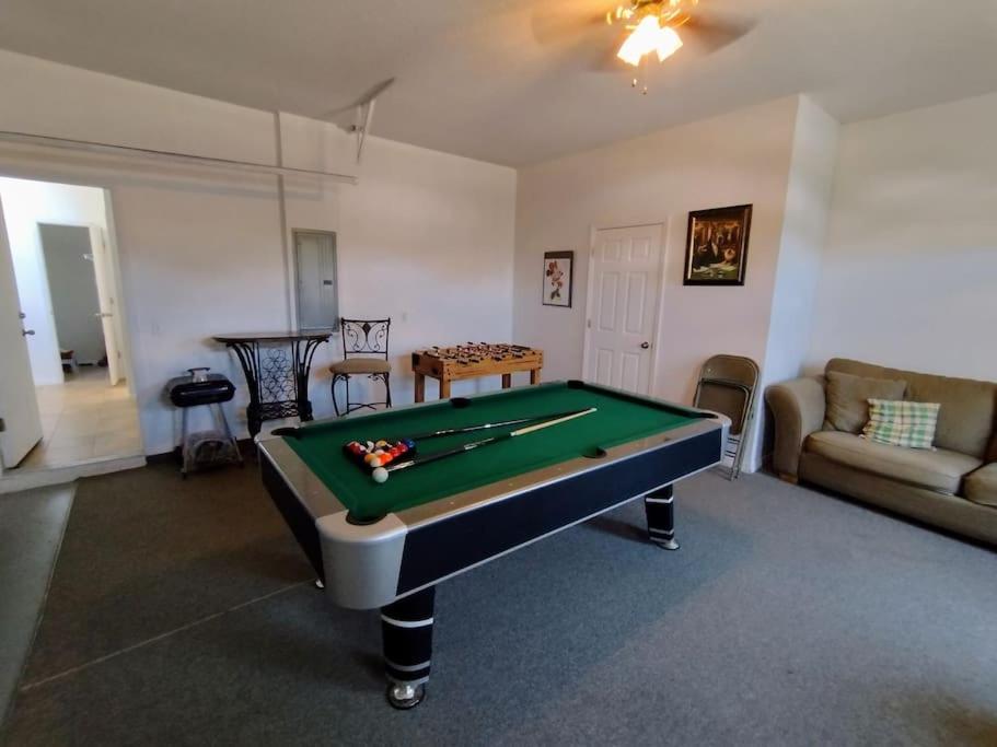 Hampton Lakes 6 bed Holiday Let with private Pool view 5