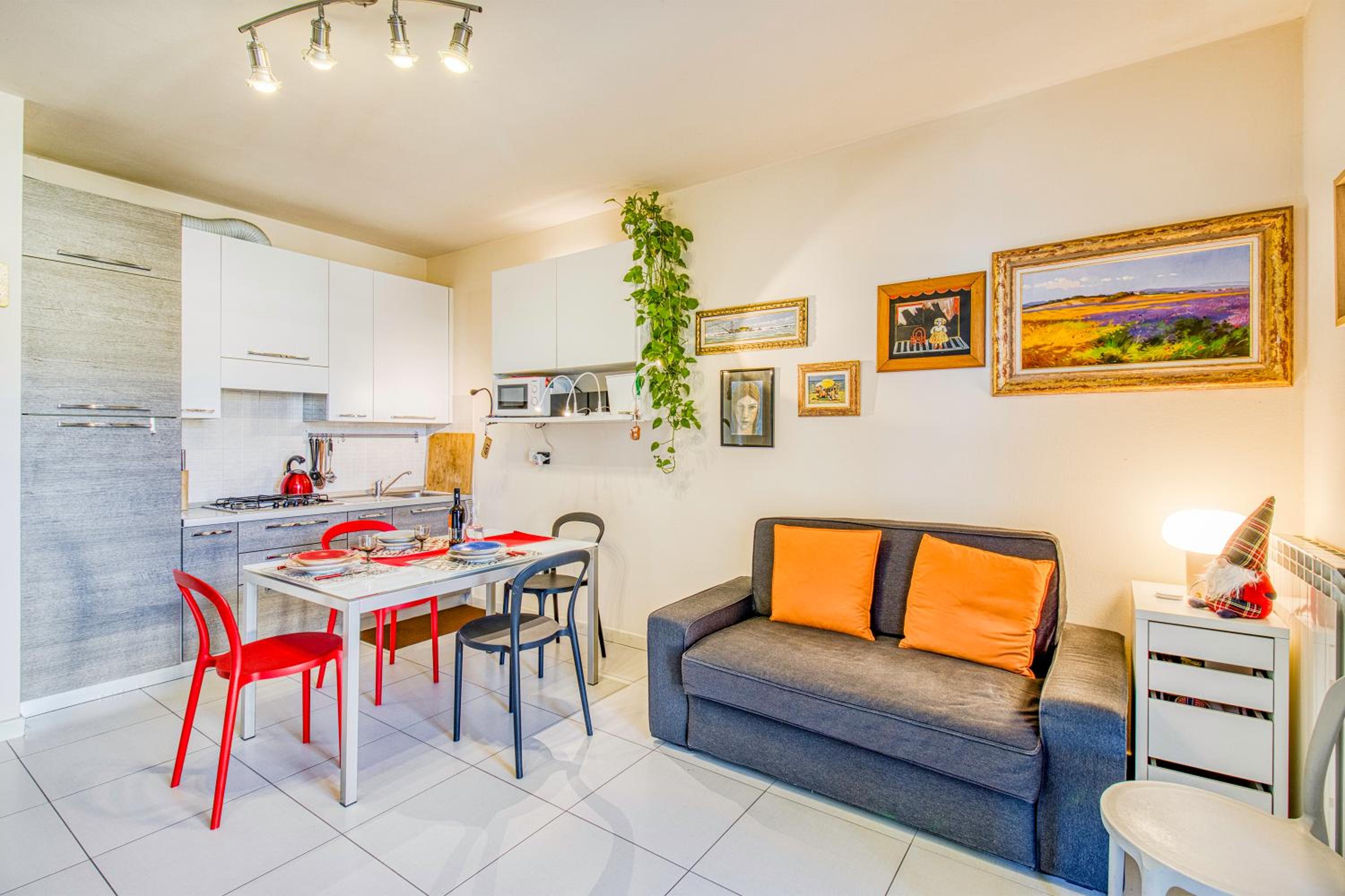 Appartamento Le Mimose - Lucca Apartment with Balcony - Happy Rentals
