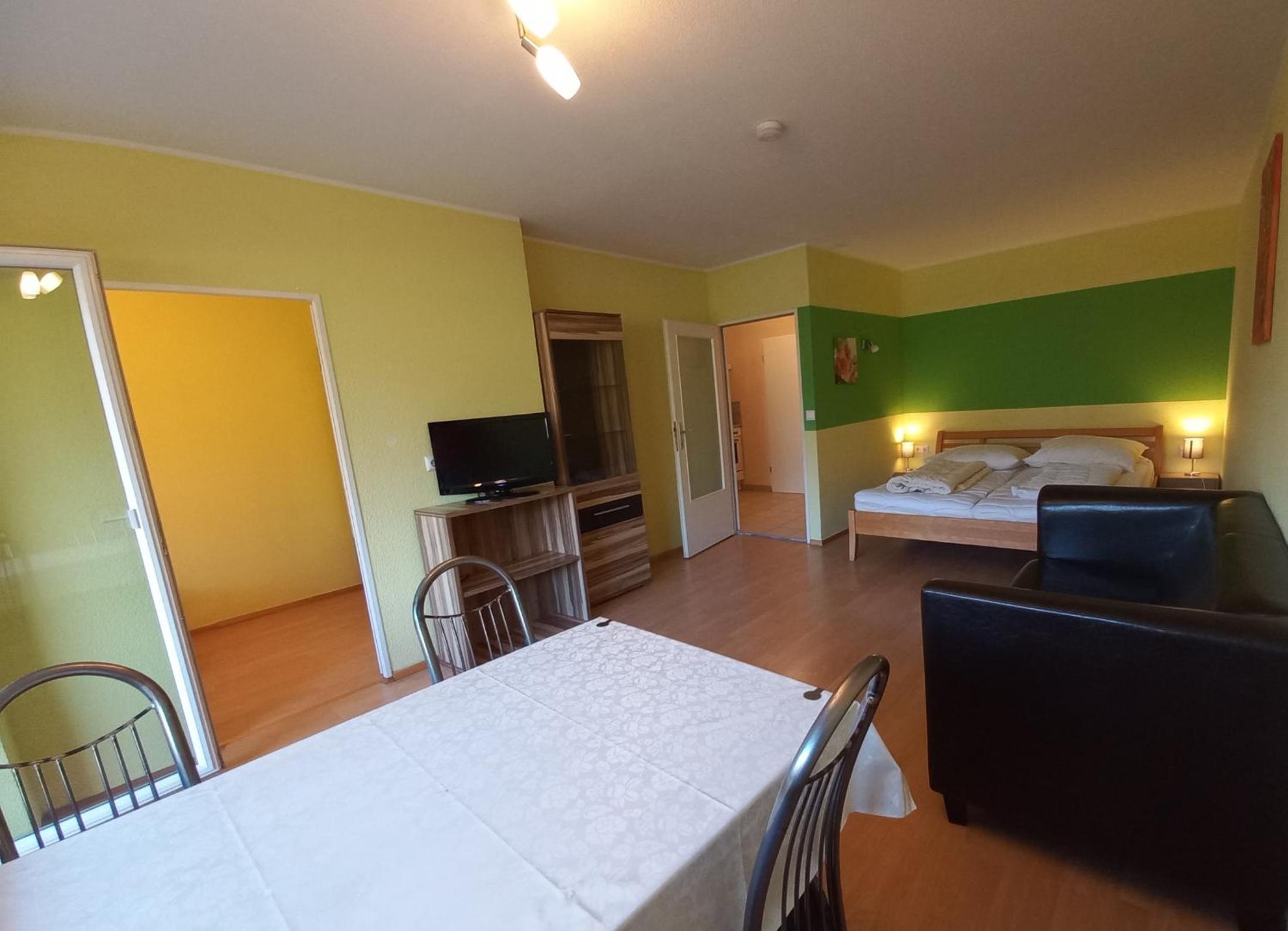 SANDRA Haus KMB Seeappartement am Ossiacher See mit direktem Seezugang und Hallenbad