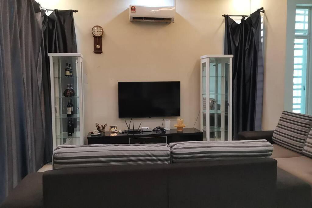 Semi-detached House, Semenyih, Malaysia