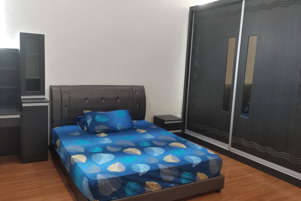 Semi-detached House, Semenyih, Malaysia